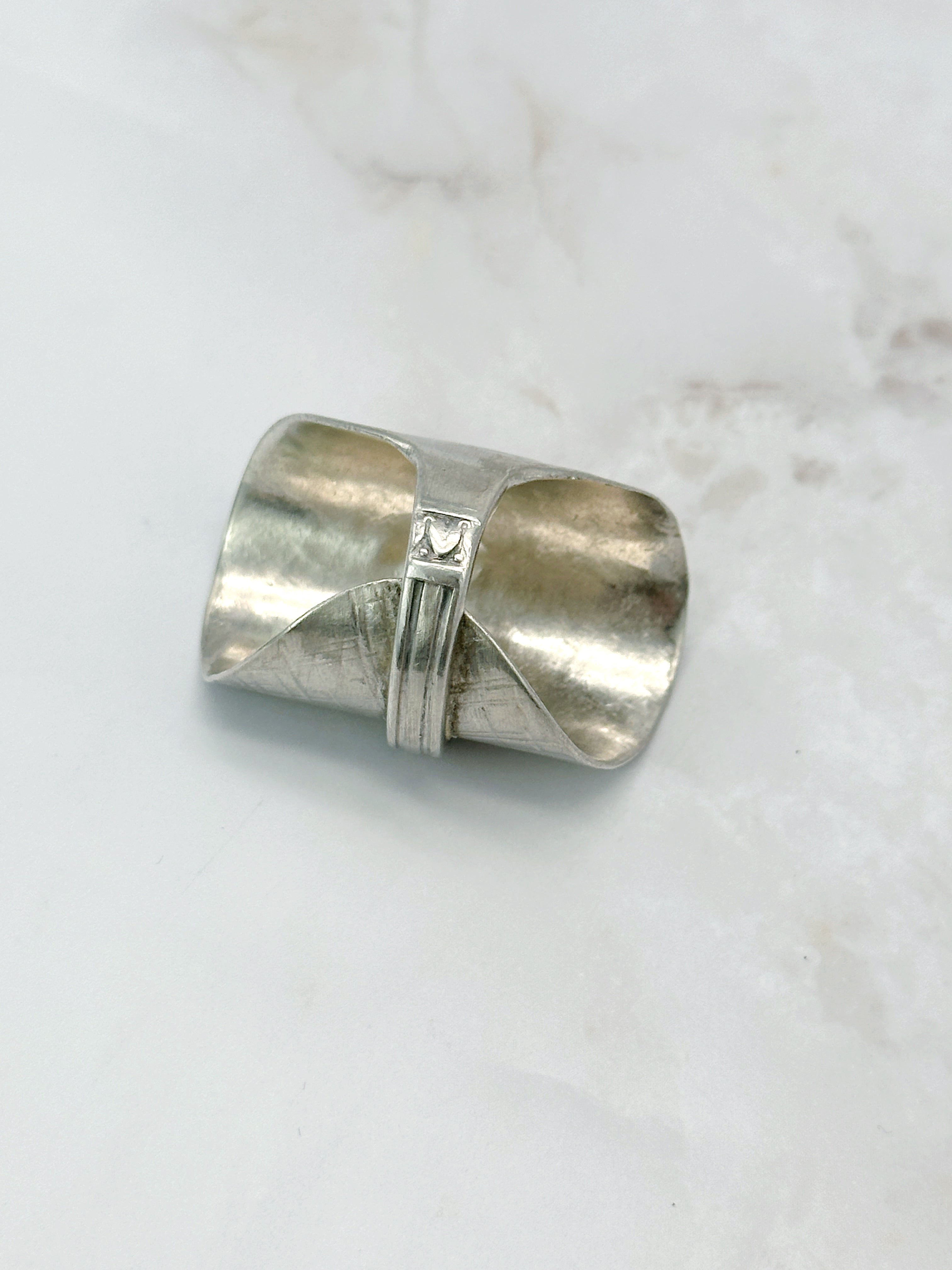 Skulpturaler Wickelring aus 925 Sterling Silber