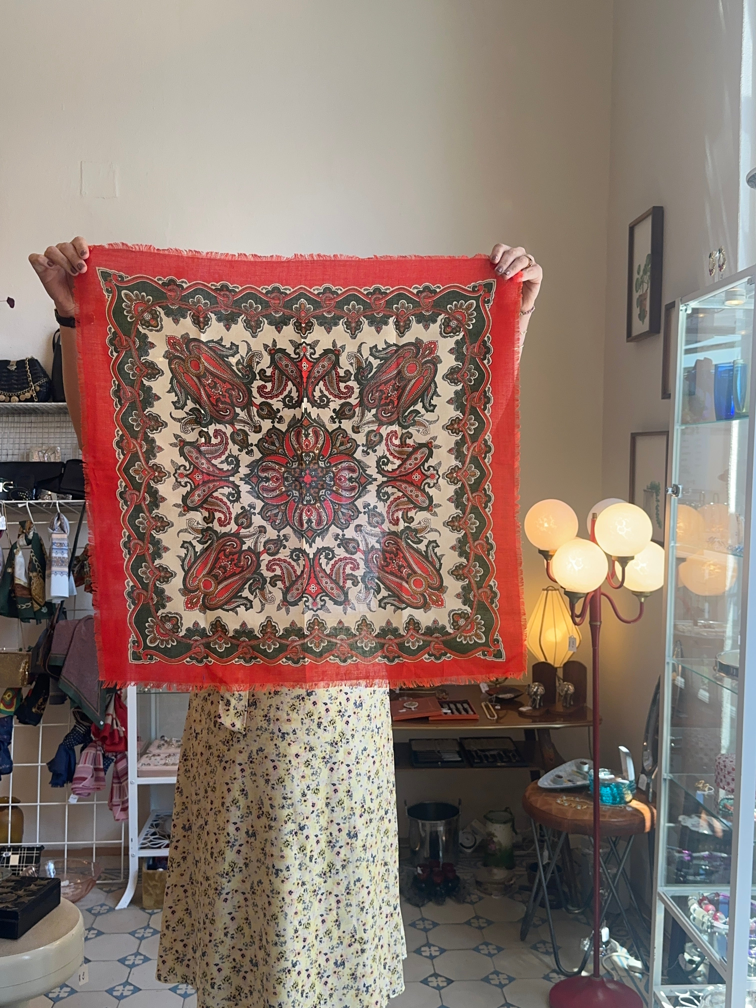 Vintage Wolltuch mit Paisleymuster und Fransen