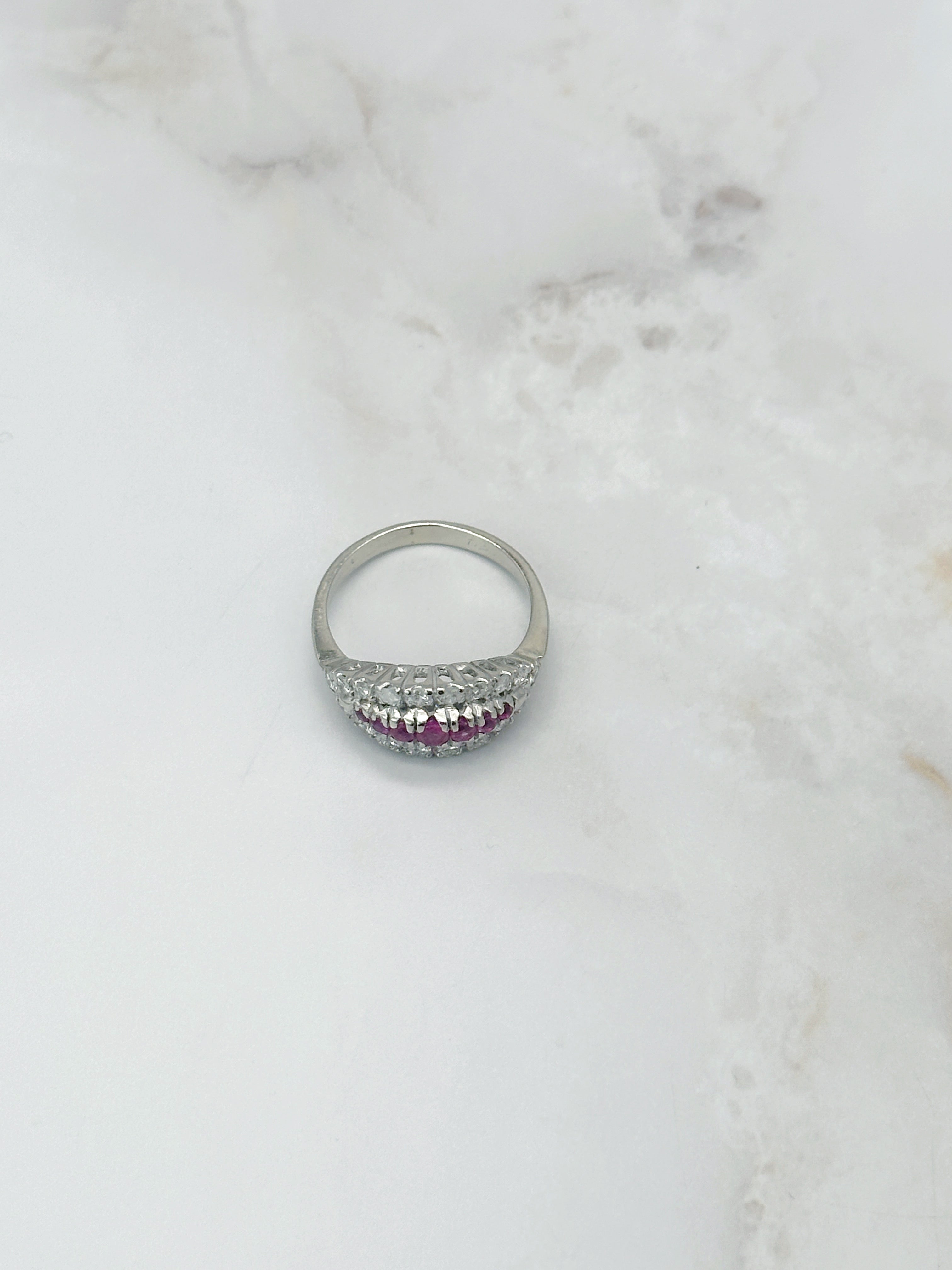 Vintage Ring in 585 Weißgold mit Rubinen und Brillanten