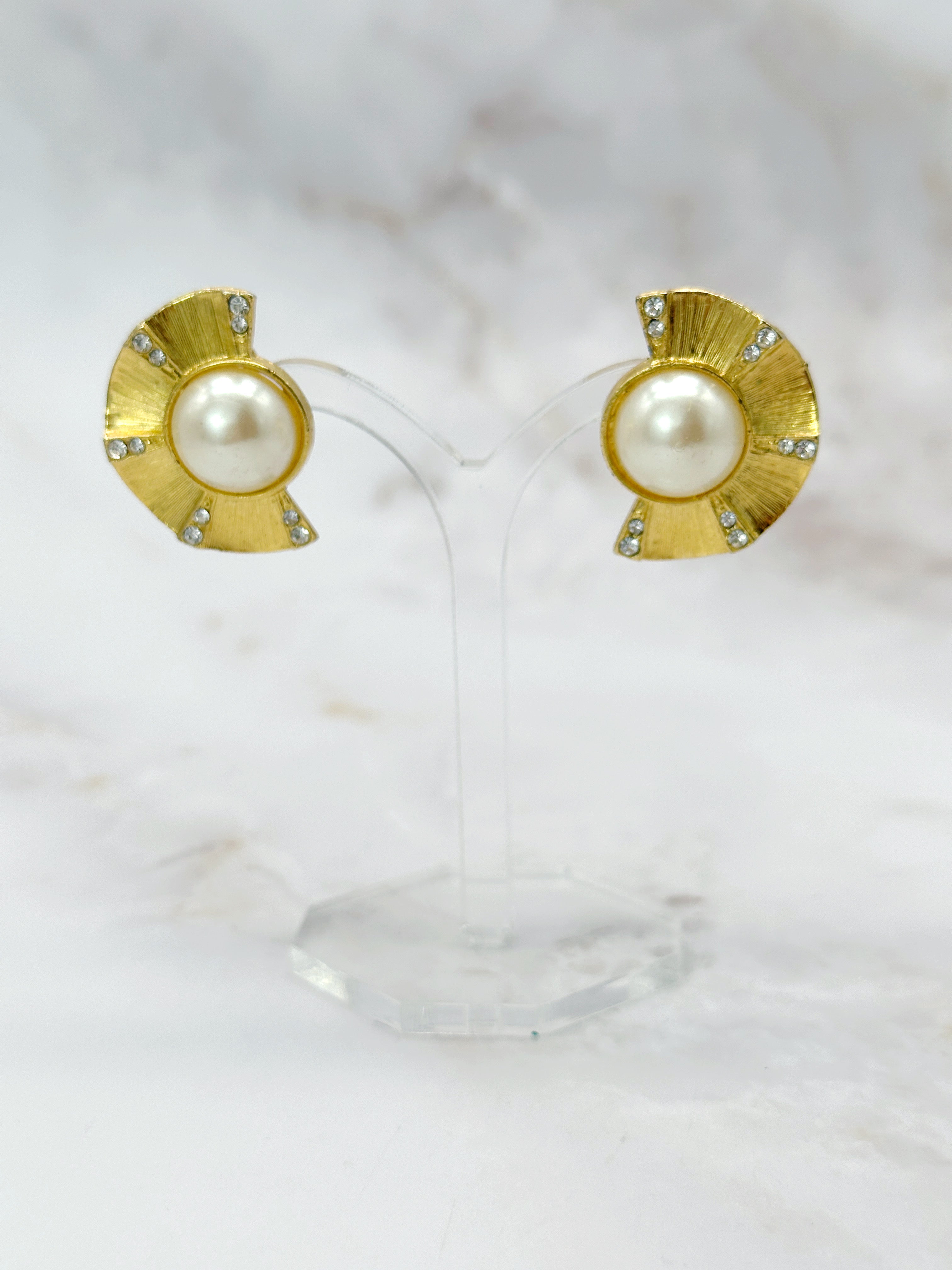Fächerartige Vintage Ohrclips mit Strass & Kunstperlen