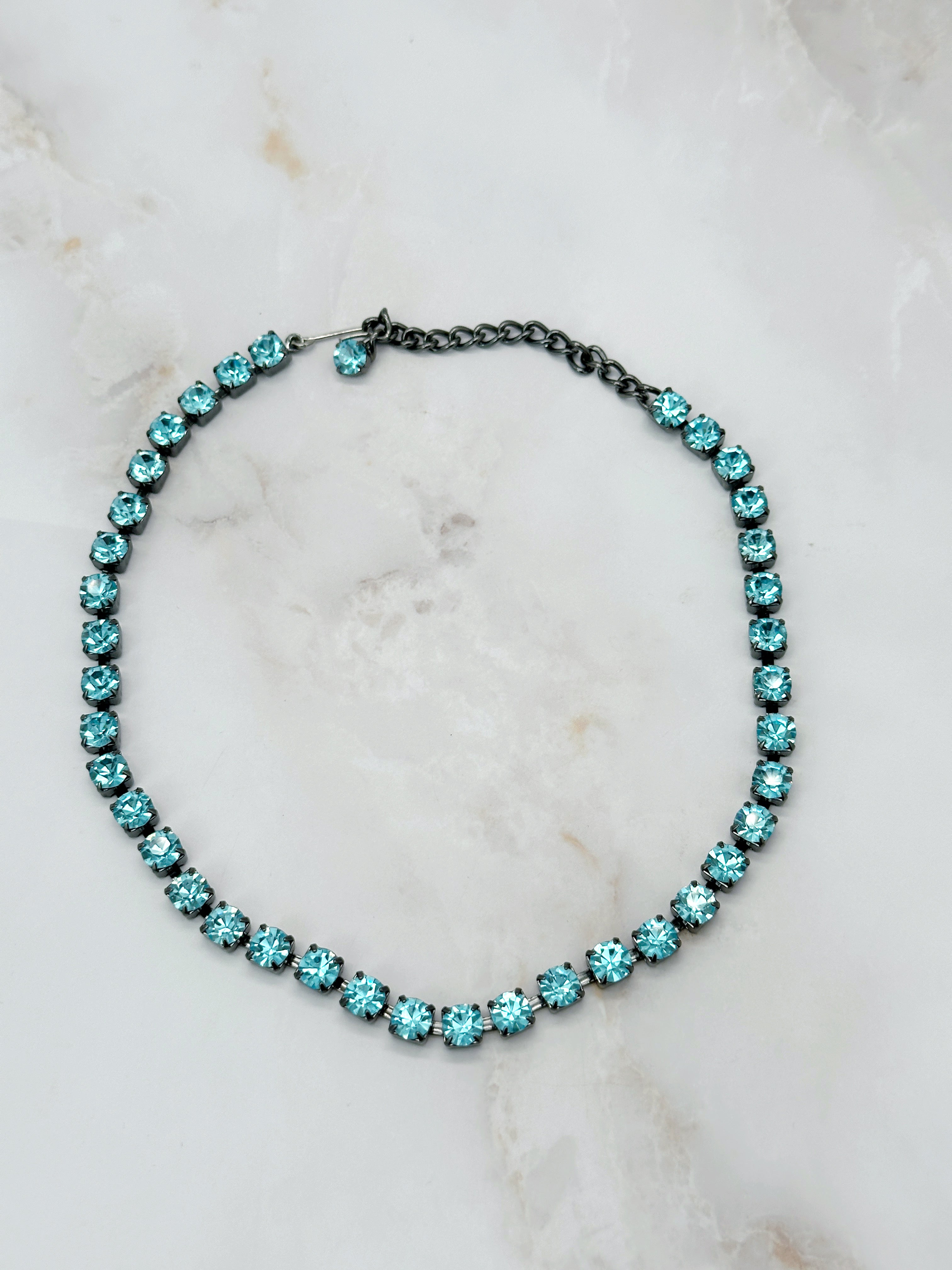 Vintage Strass Choker mit eisblauen Steinen