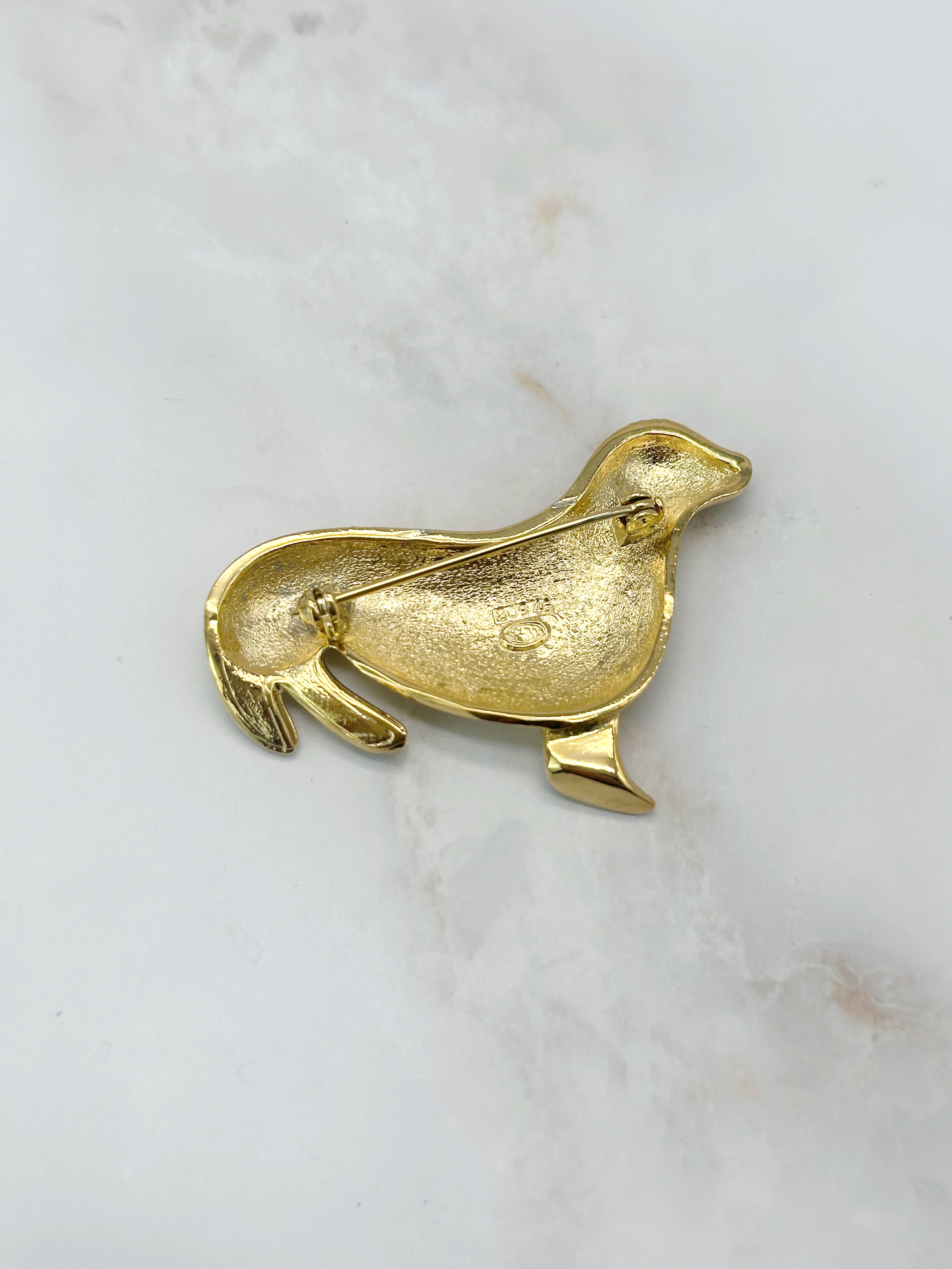 Signierte Vintage Brosche von Sphinx im Seerobben-Design
