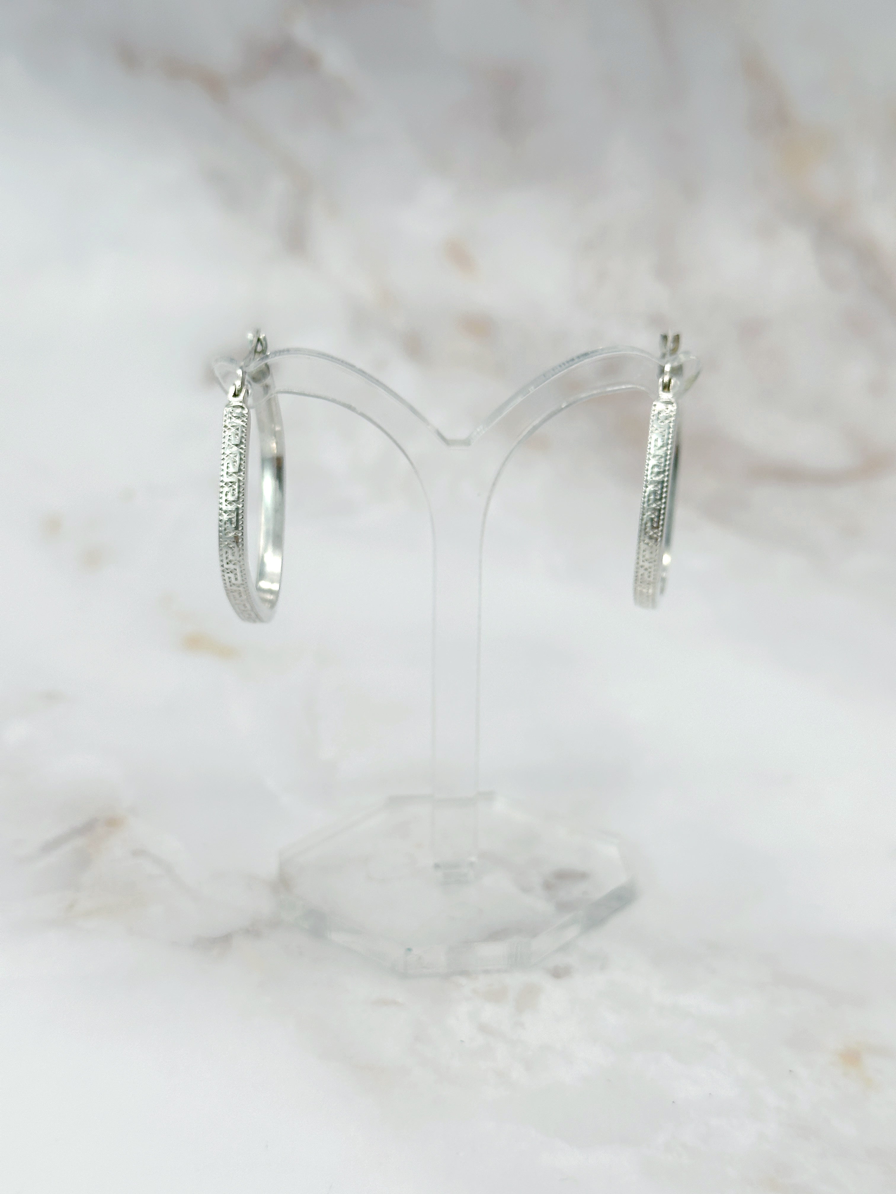 Moderne eckige Creolen aus 925 Silber mit griechischem Muster