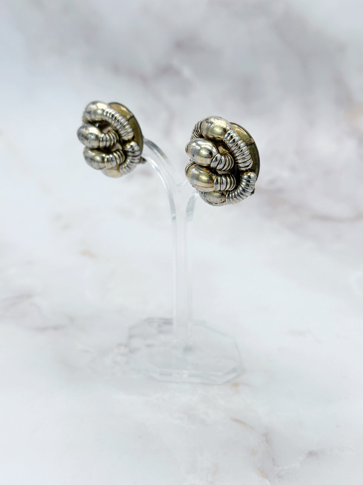 Elegante Ohrclips mit Schlangenkettenmotiv