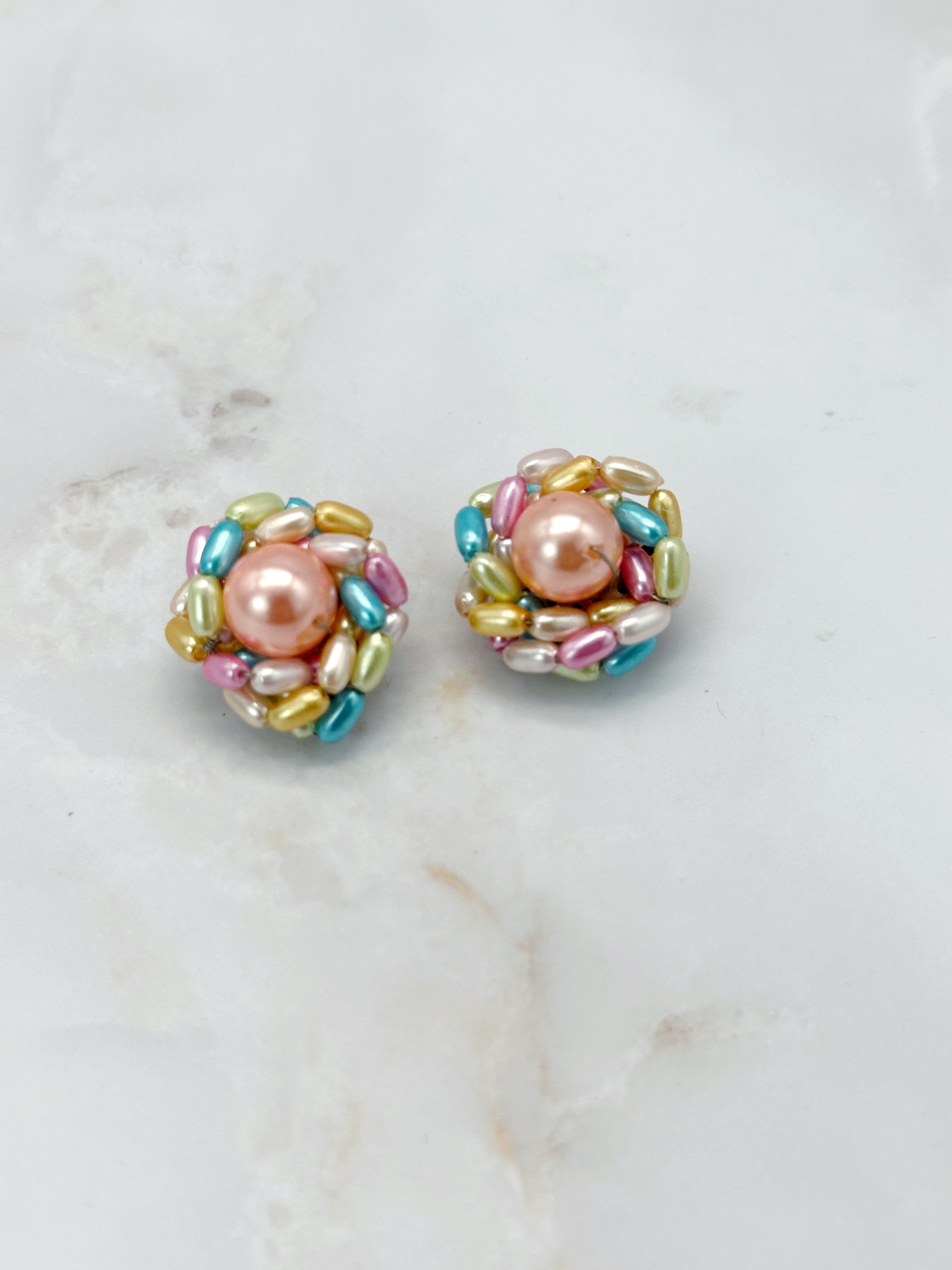 Vintage Ohrclips mit Kunstperlen in zarten Pastelltönen