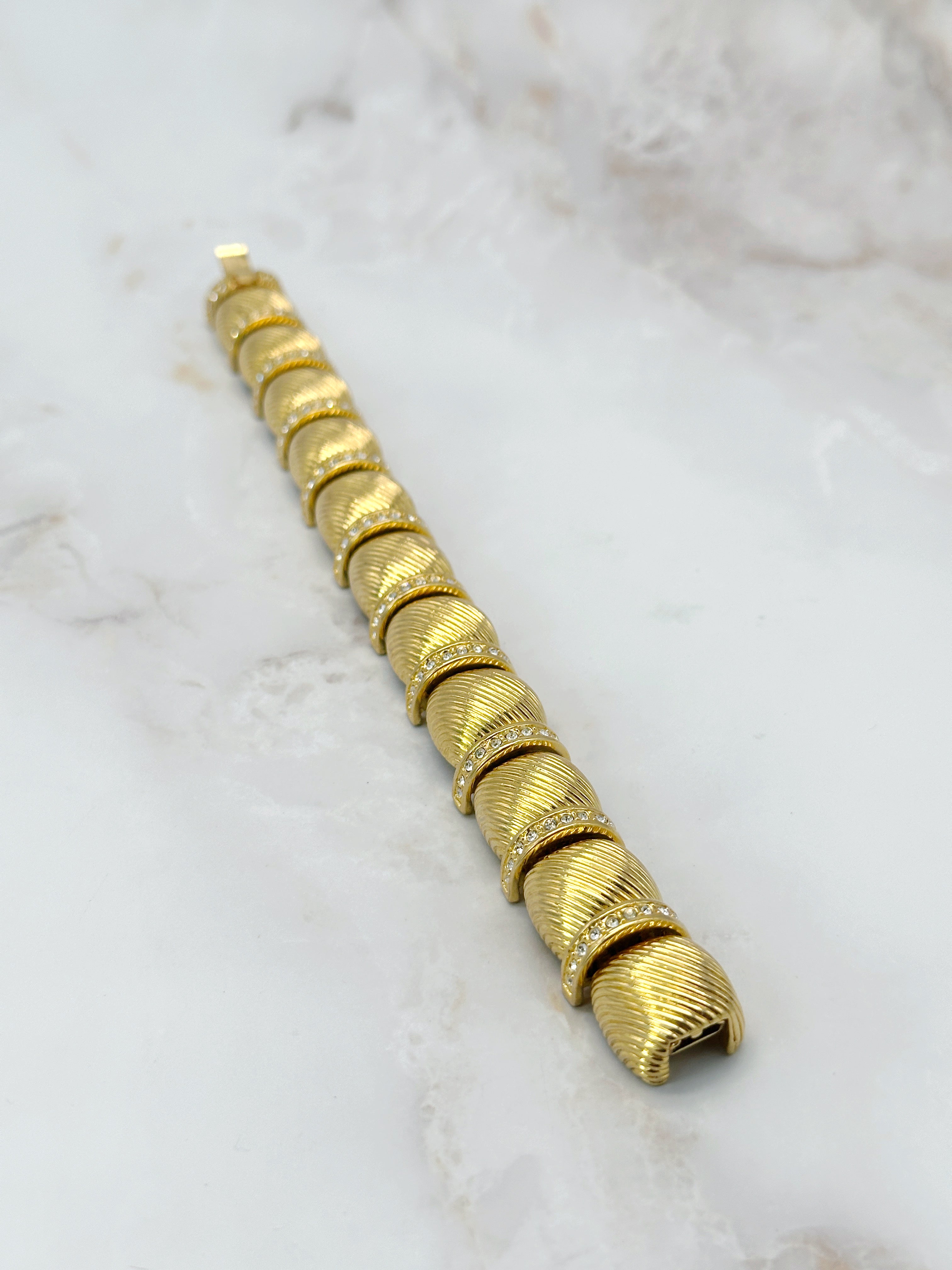 Signiertes Vintage Armband von Joan Rivers mit Cabochon-Gliedern und Strass