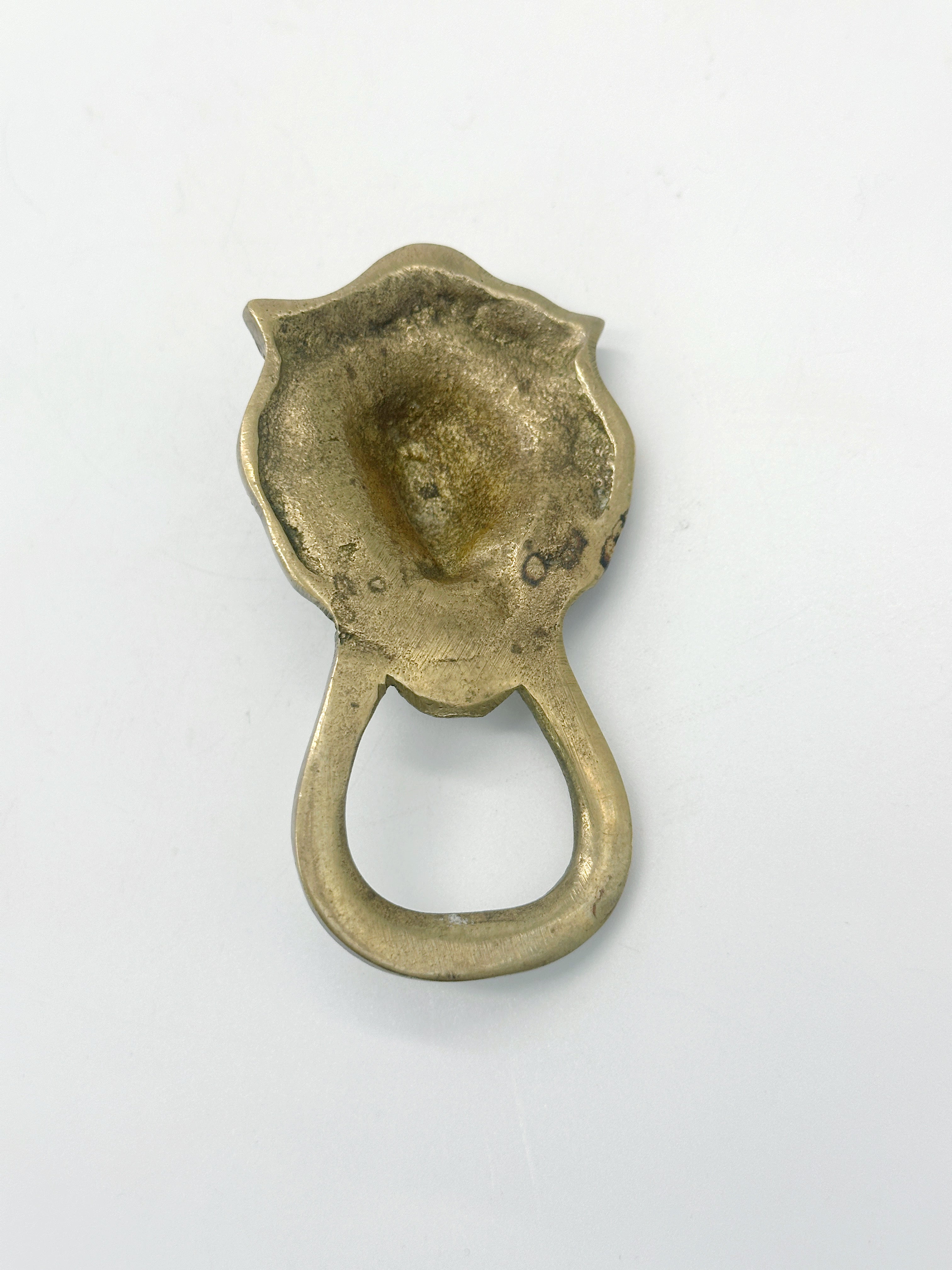 Edler Vintage Flaschenöffner aus Messing mit Löwenmotiv