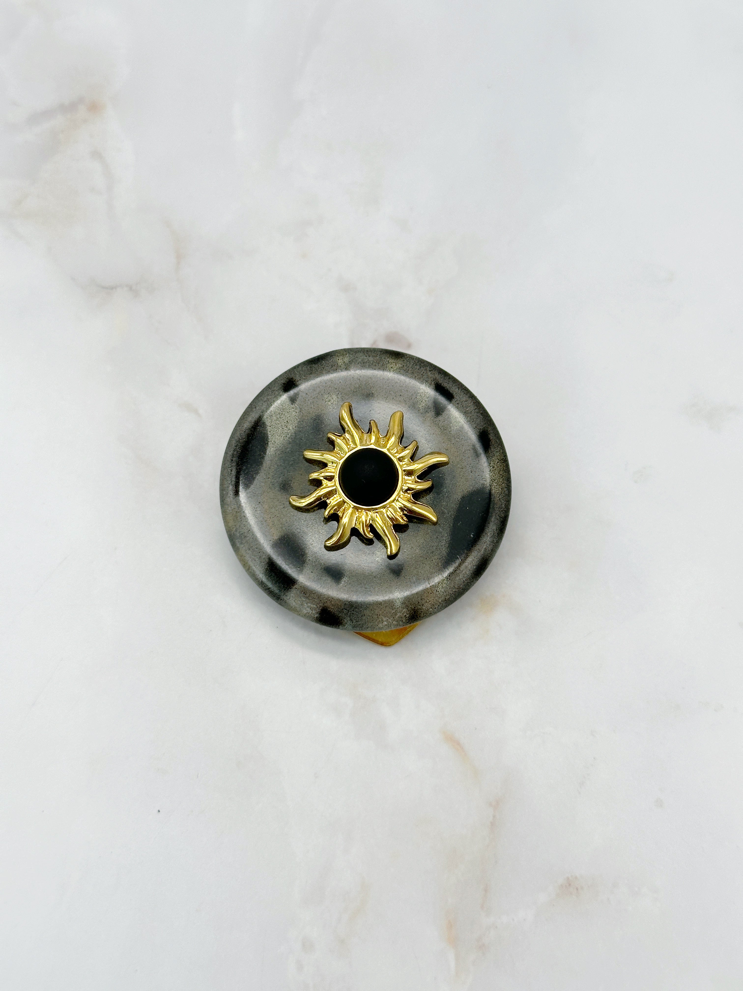 Vintage Kleiderclip mit Sonnenmotiv in Grau, Schwarz und Gold