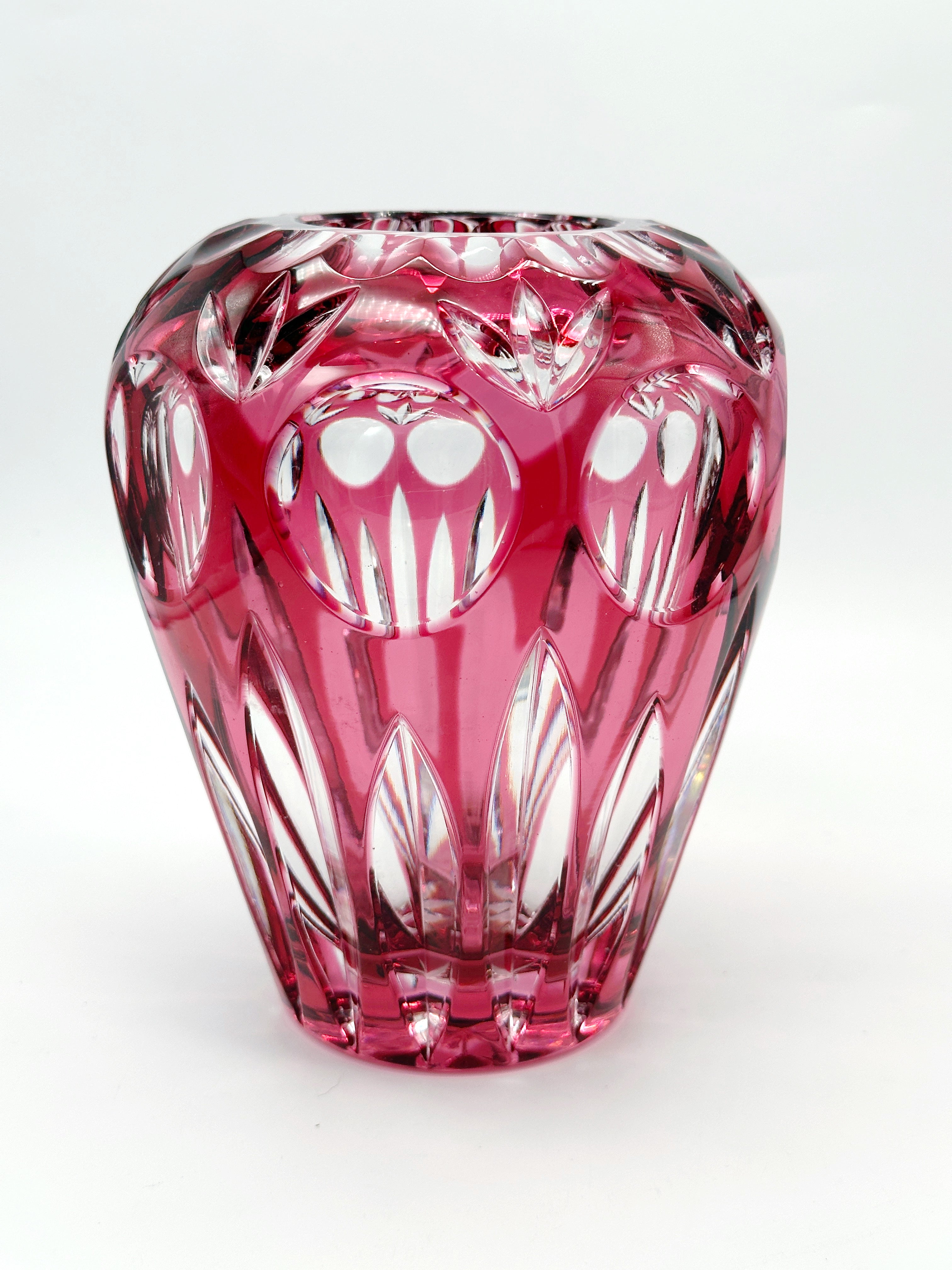 Vintage Vase aus pinkem Überfangglas