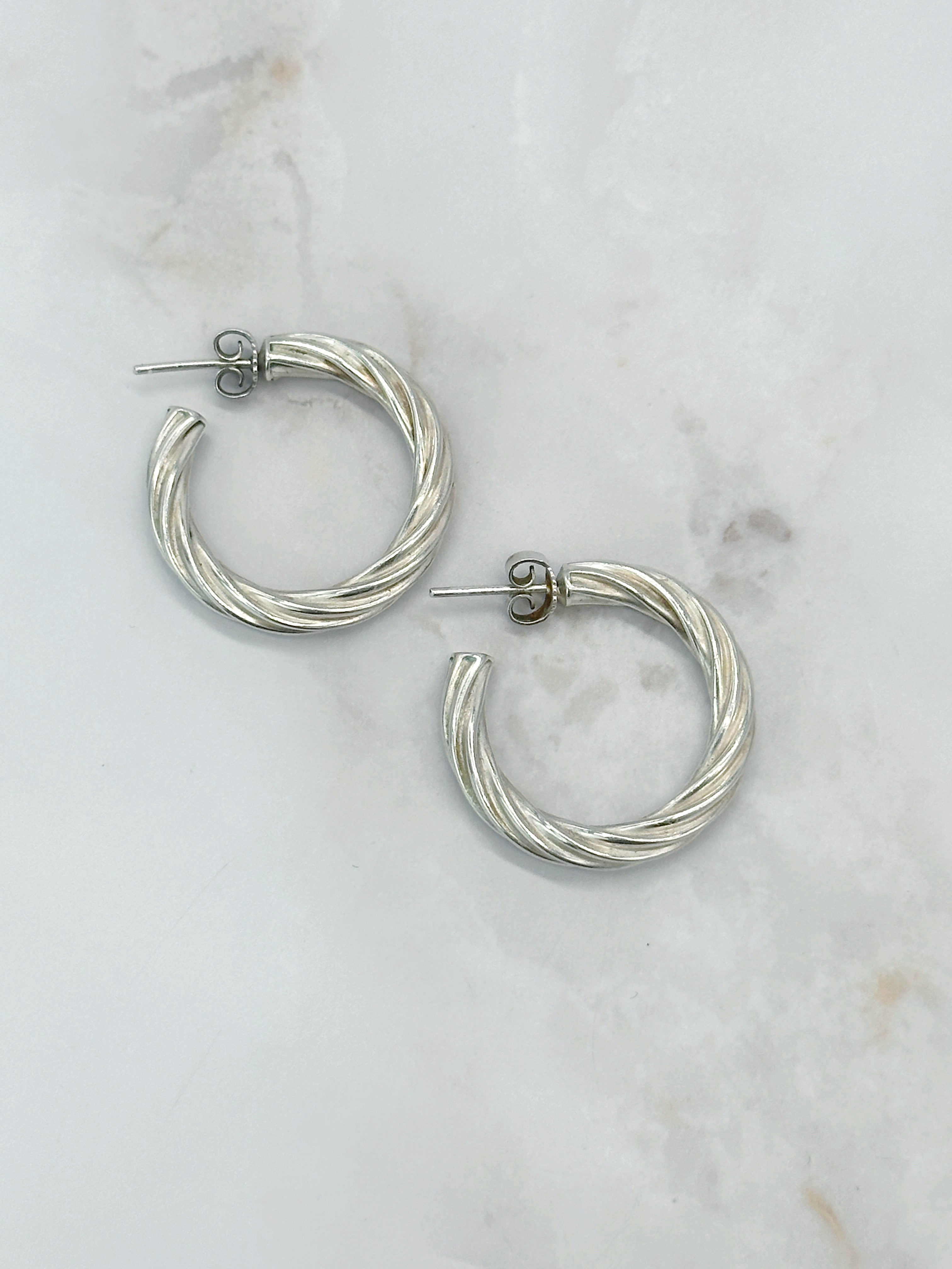 Massiv gedrehte Vintage Silbercreolen im Chunky Design