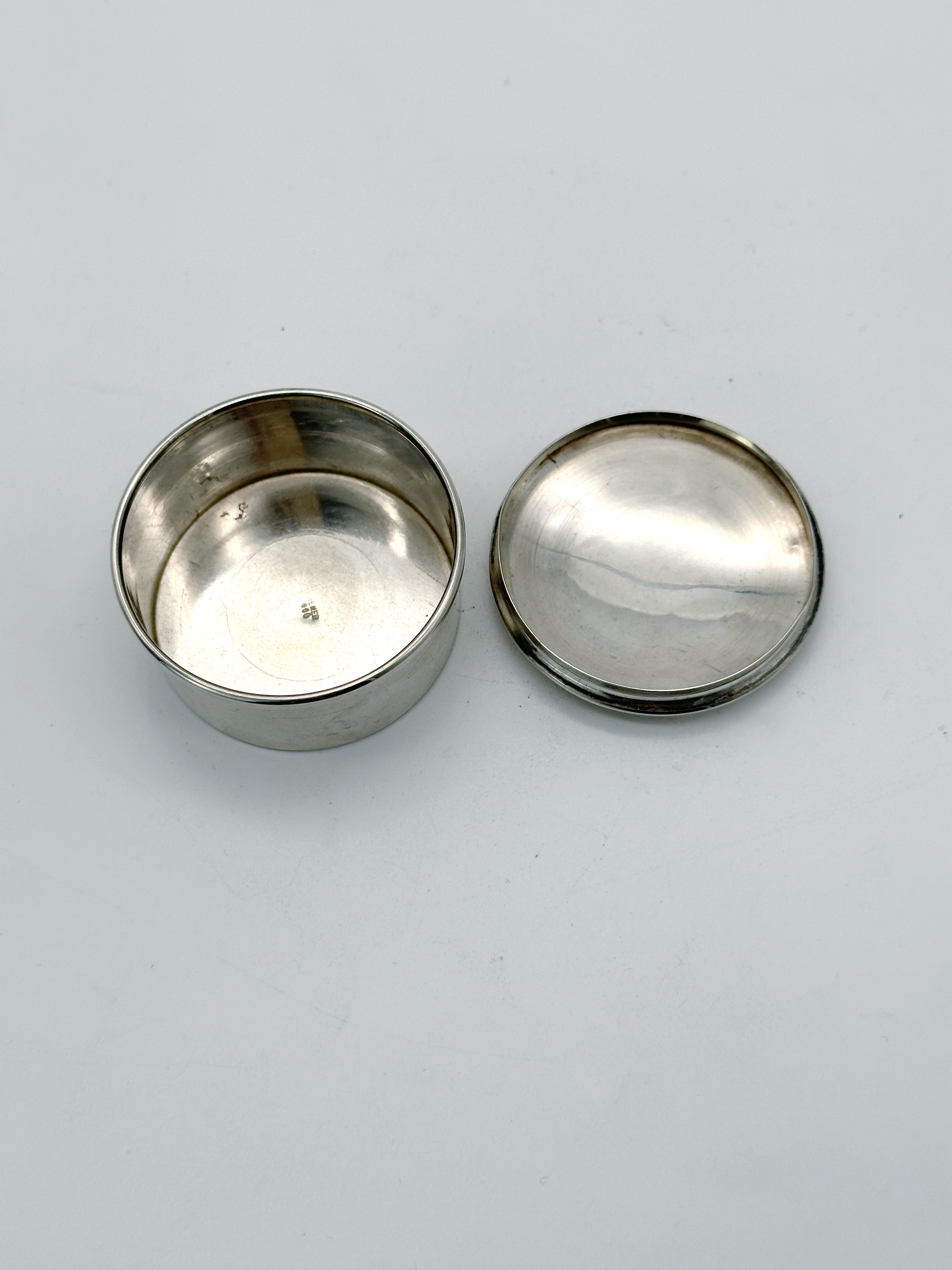 Pillendose aus Silber