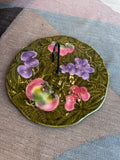 Vintage Käseplatte aus Keramik mit sommerlichem Früchtemotiv