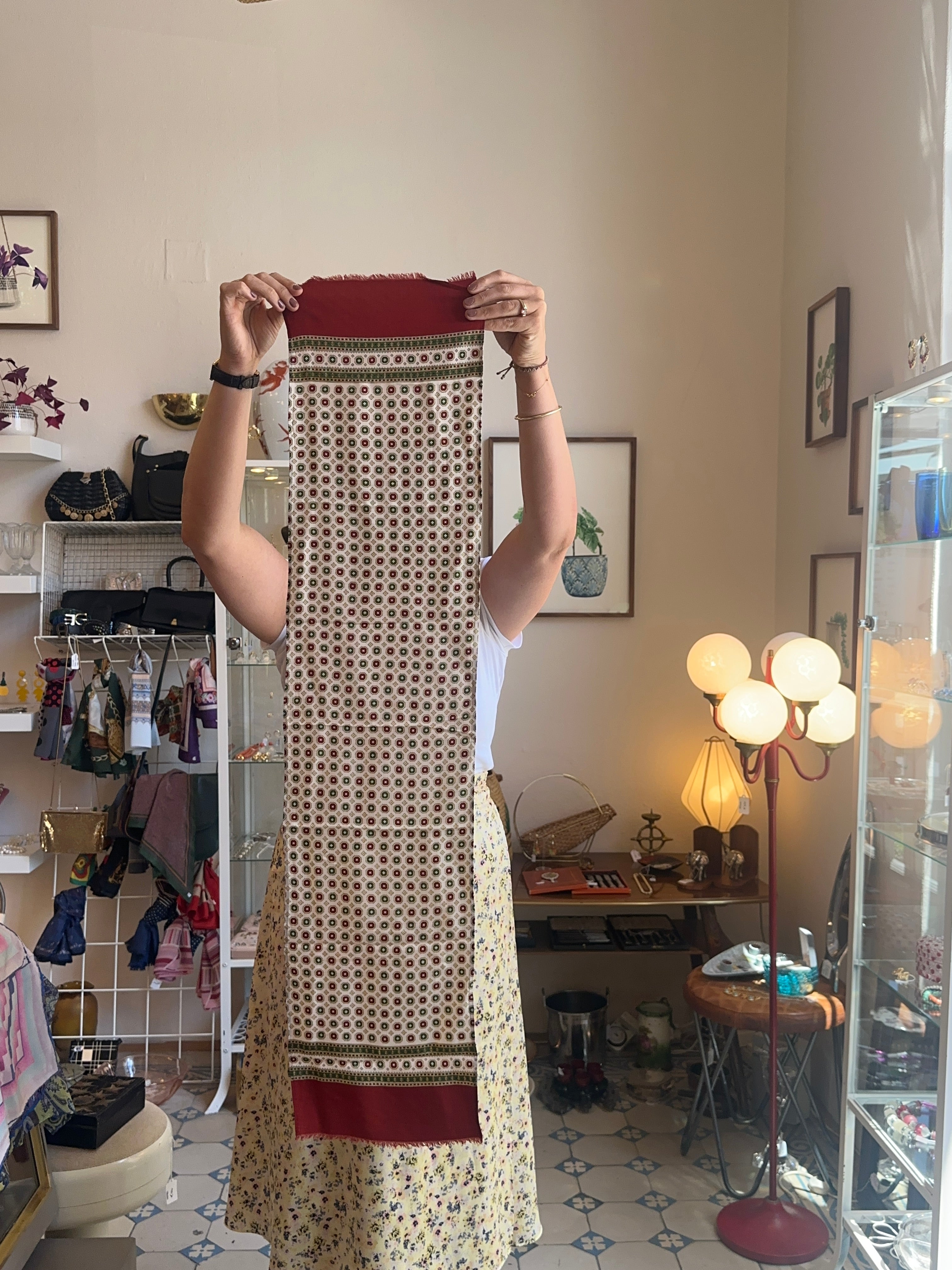 Unisex Schal mit Paisleymuster in Grün und Rot