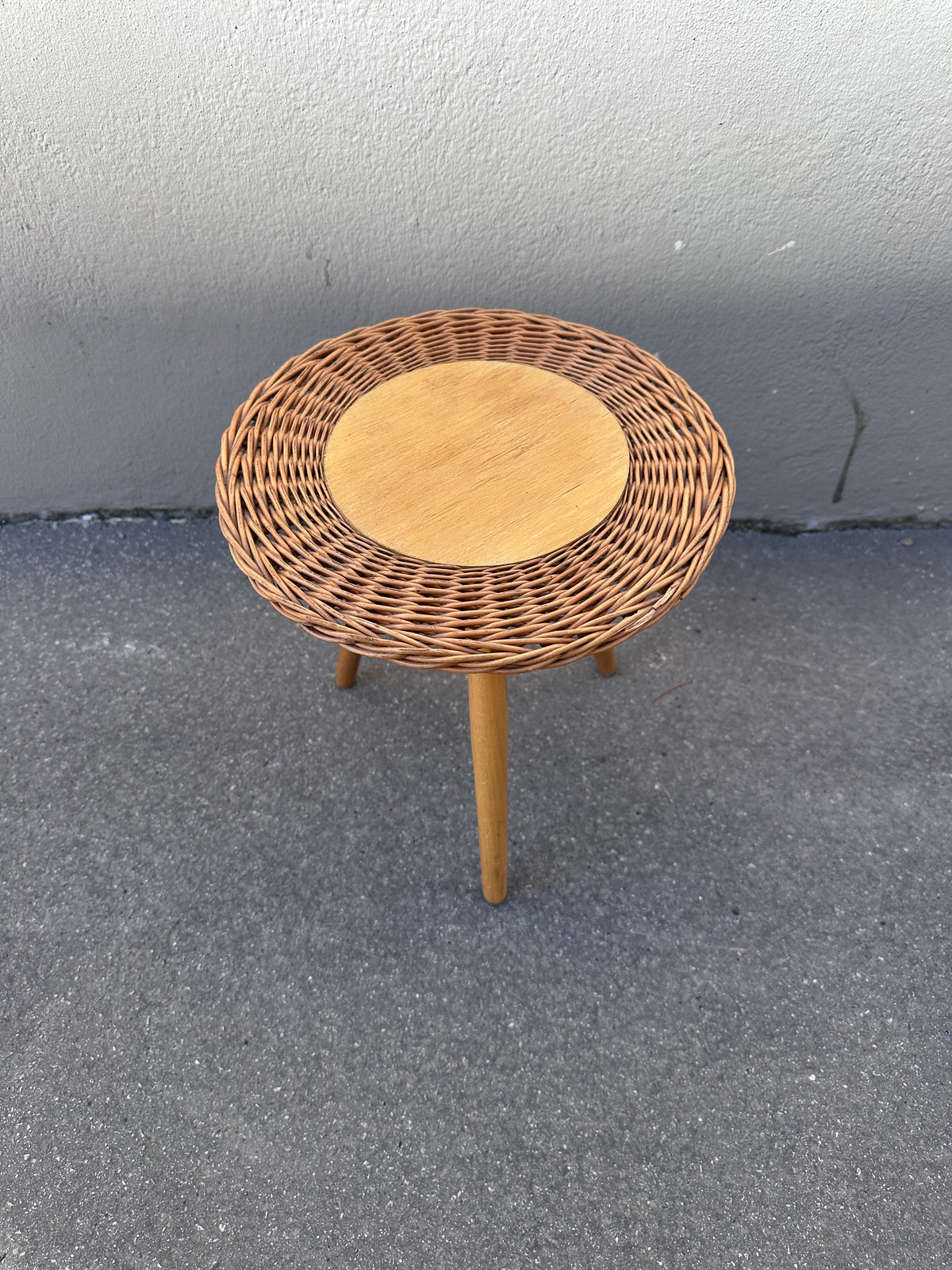 Vintage Hocker / Beistelltisch von Jan Kalous für ÚĽUV um 1970