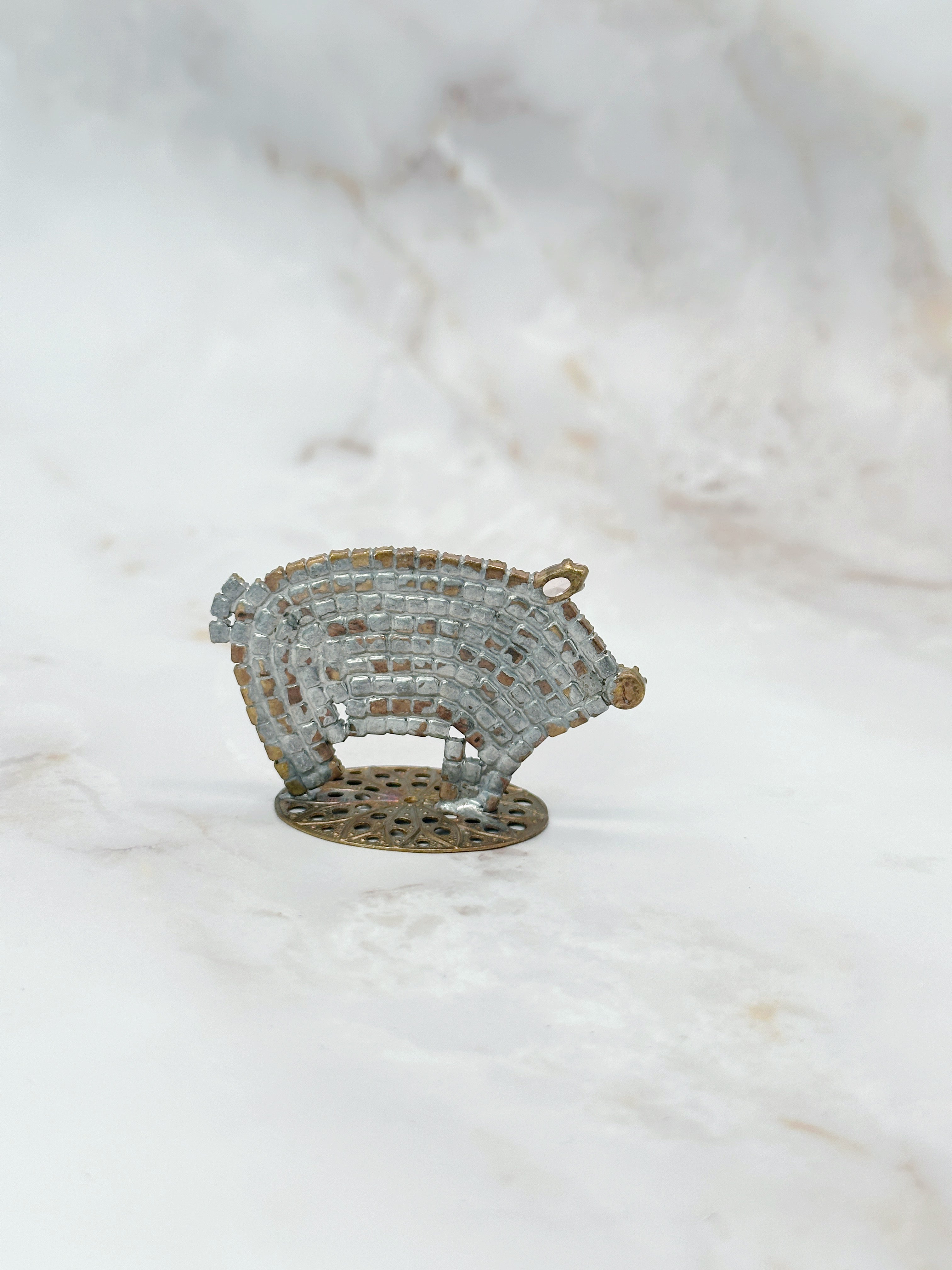 Funkelndes Gablonzer Glücksschwein aus Strass