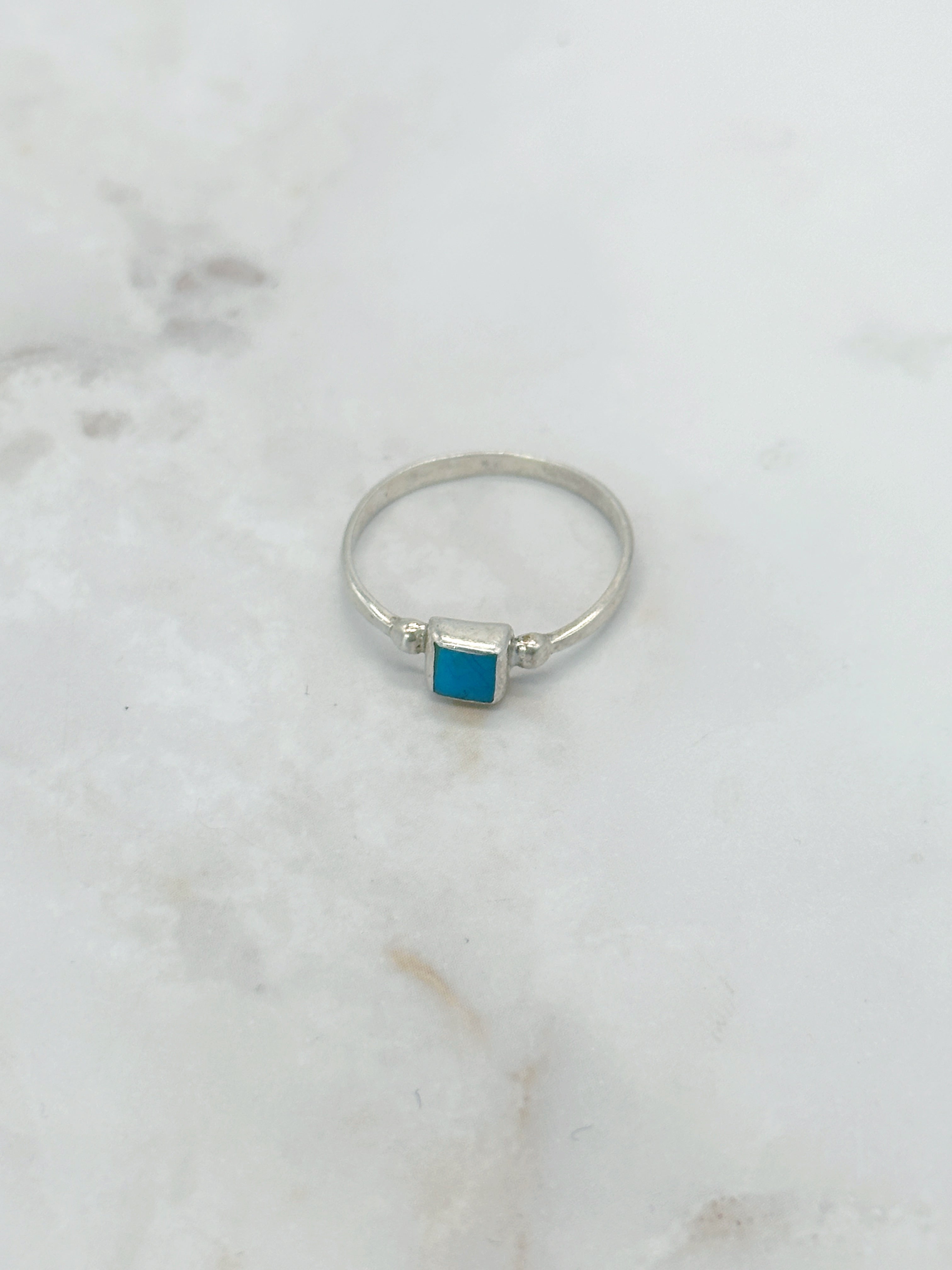 Zarter Vintage Silberring mit türkisem Glasstein