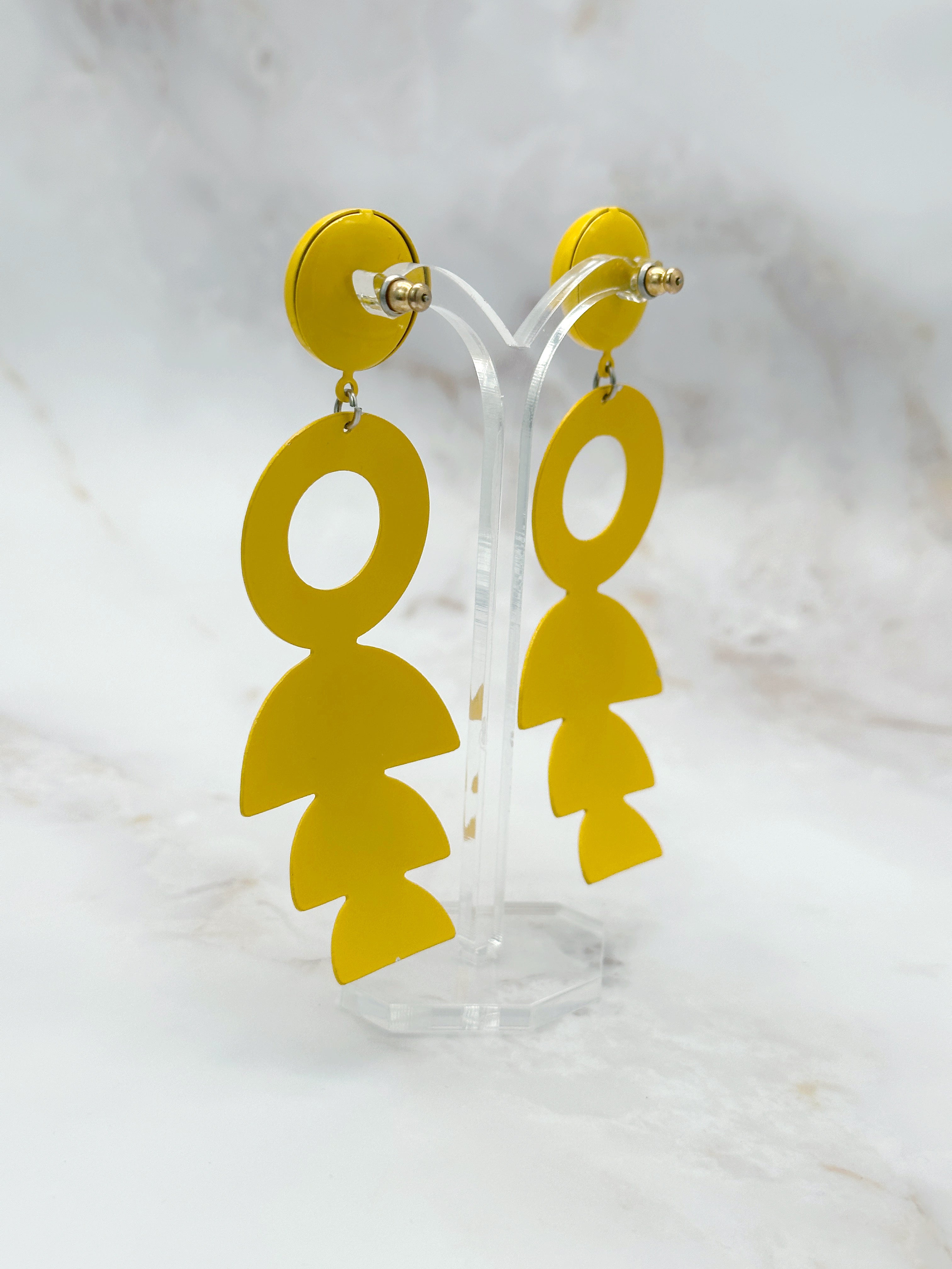 Vintage Ohrstecker – Kunstvolles Statement in Gelb
