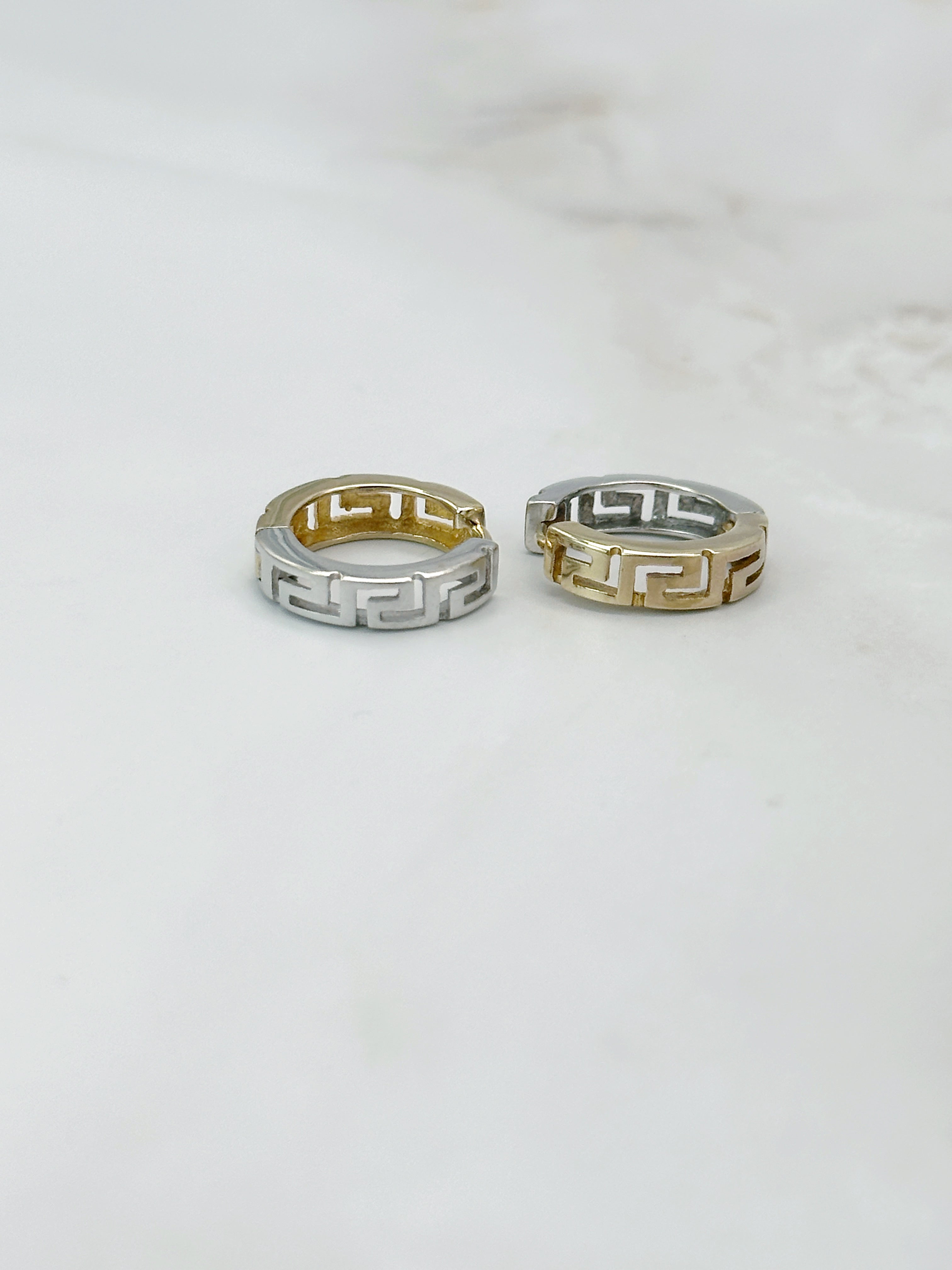 Bicolor Creolen in 585 Gold mit griechischem Muster