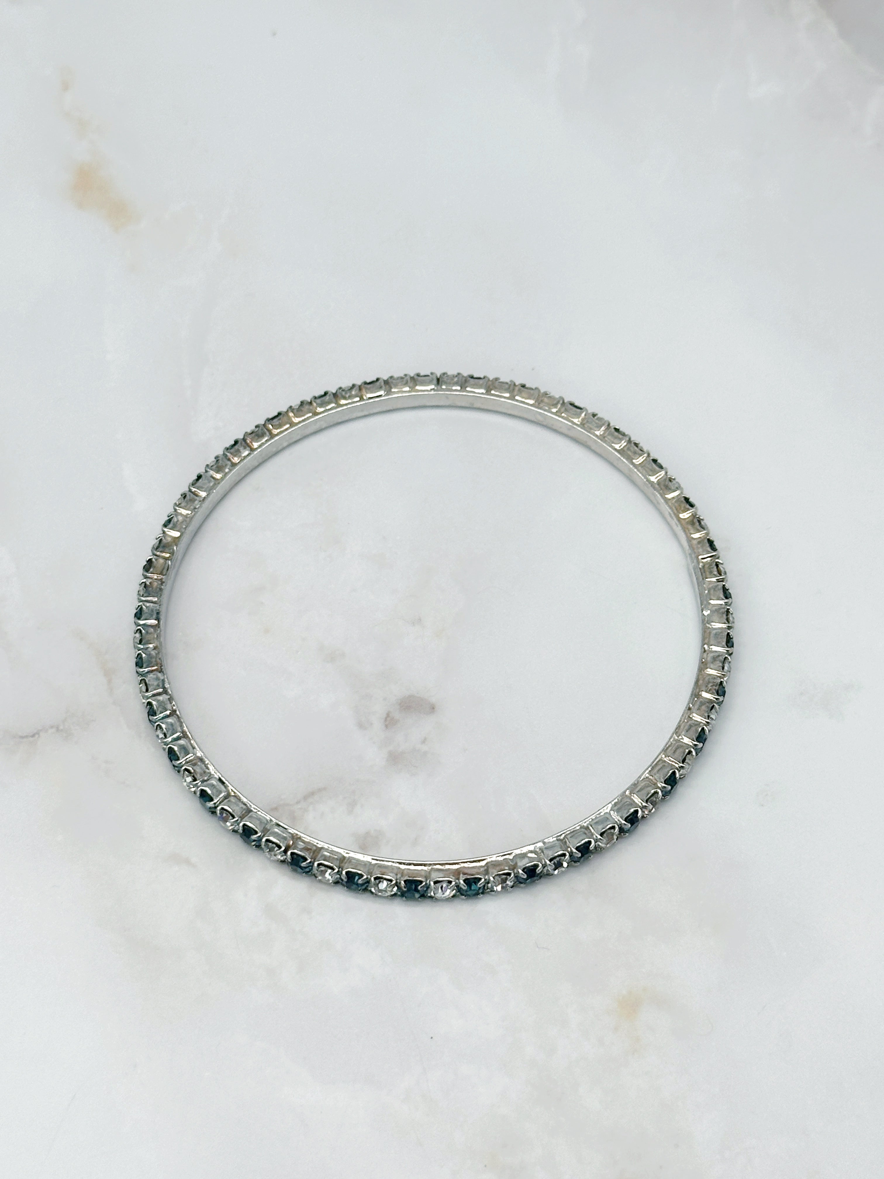 Vintage Armreifen mit blauem und klarem Strass