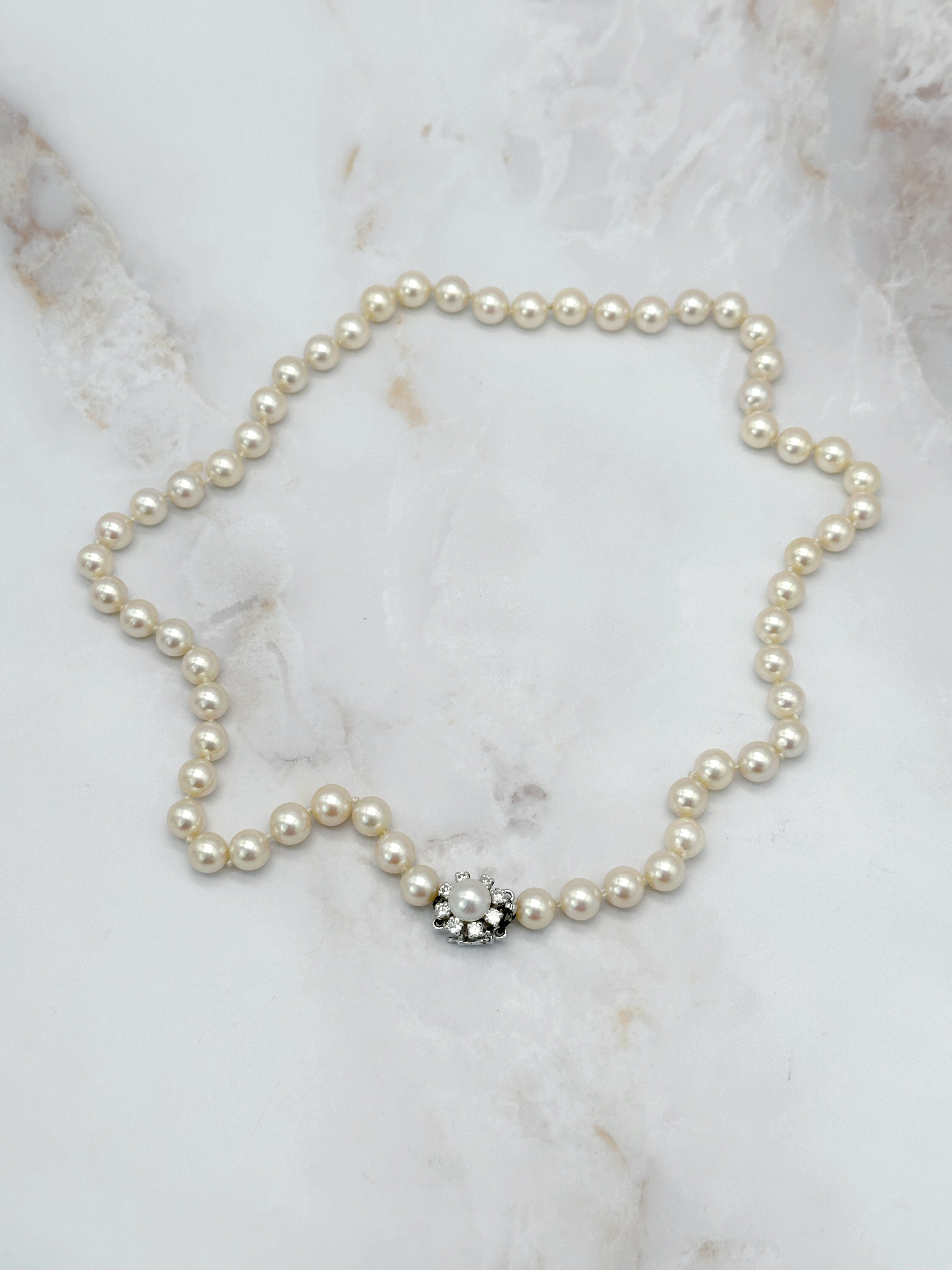 Perlenkette mit Weißgoldverschluss & Diamanten