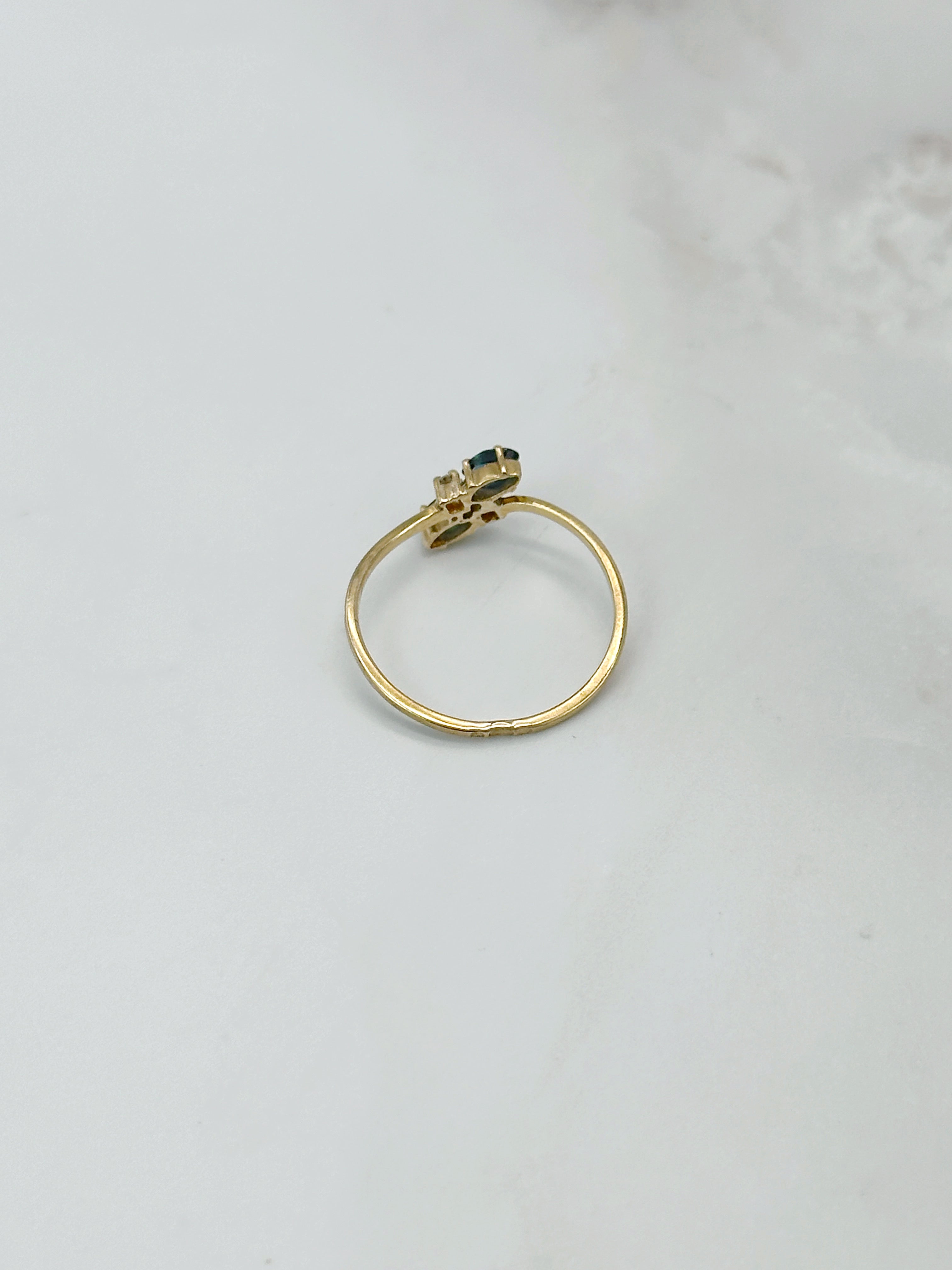 Filigraner Vintage Ring in 750 Gold mit Navette-Saphiren und Diamanten