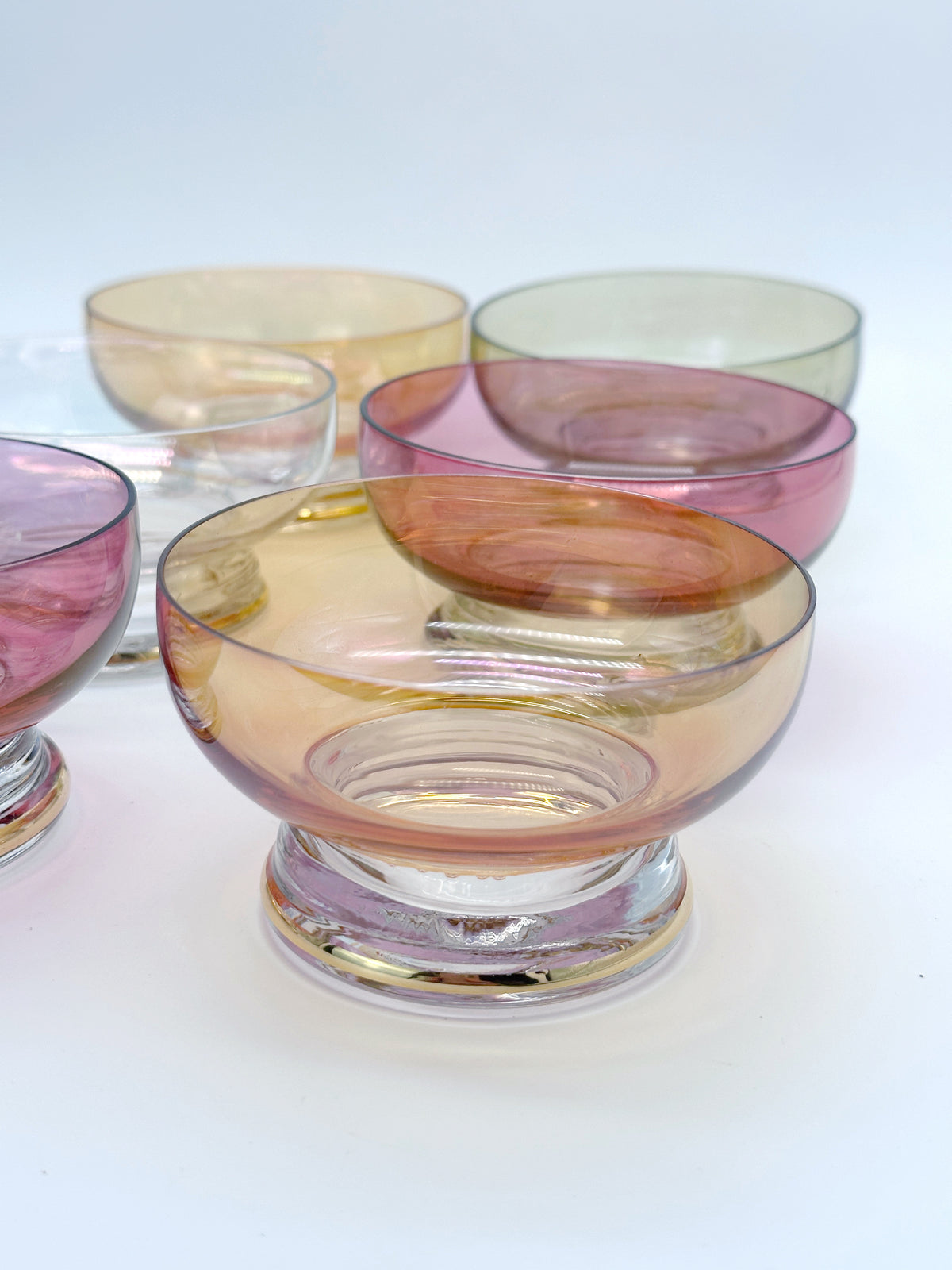 Schillernde Vintage Glasschalen – 6er-Set in verschiedenen Farben
