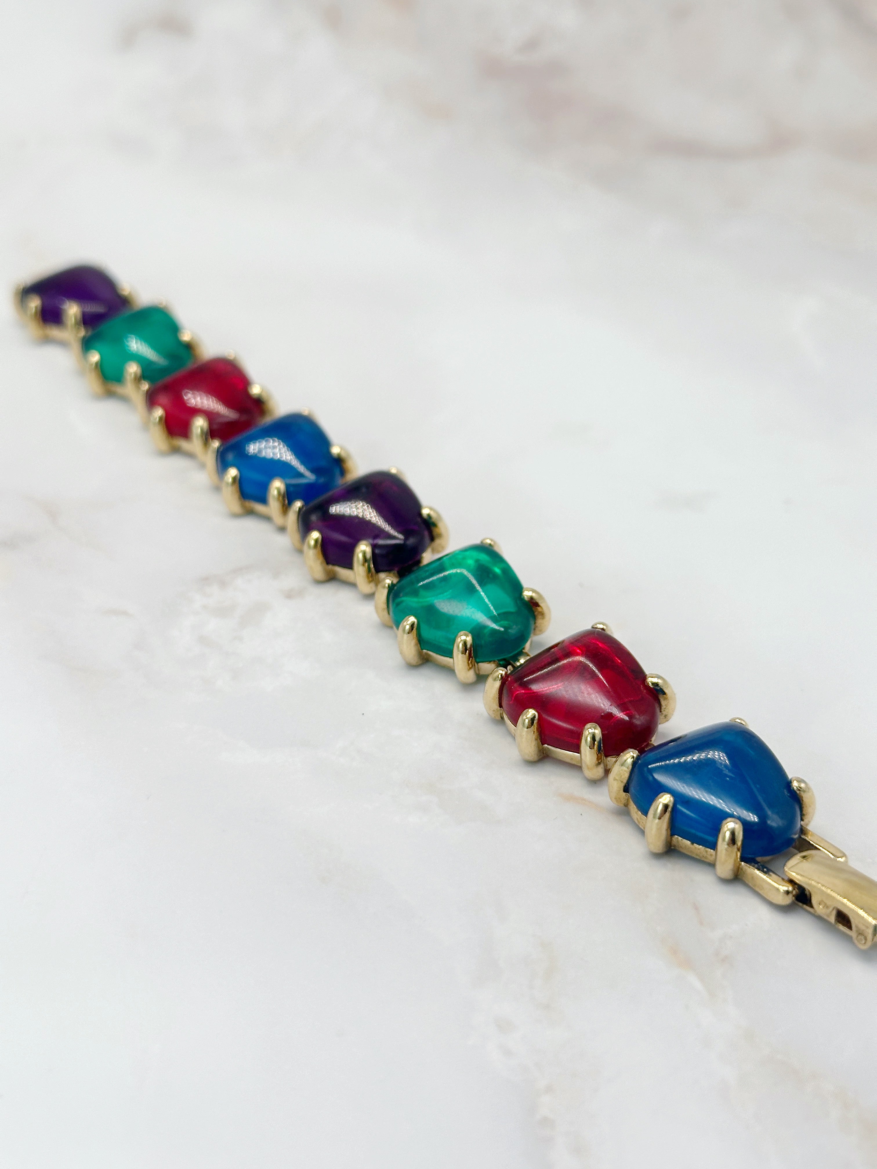 Farbenfrohes 80er Jahre Armband mit Lucite Elementen