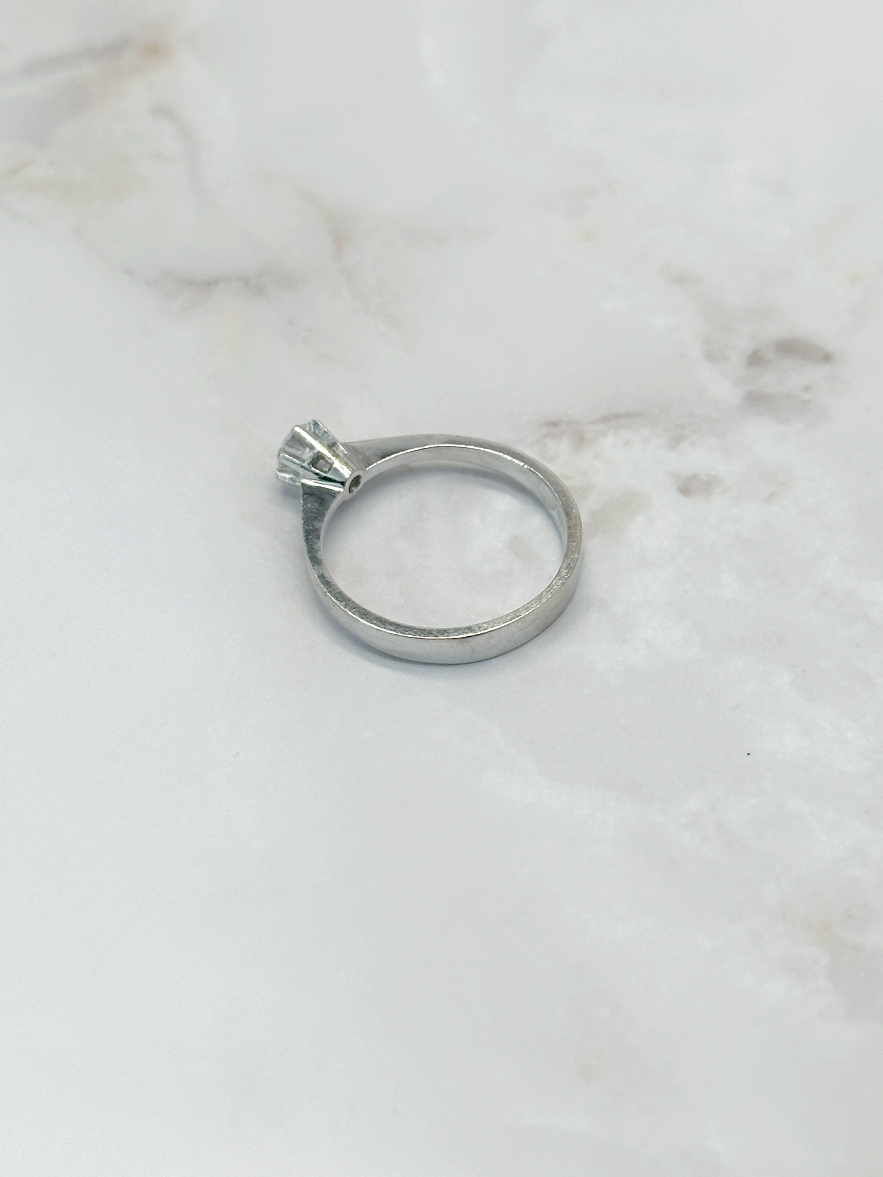 Klassischer Solitär Verlobungsring Brillant 585 Weißgold