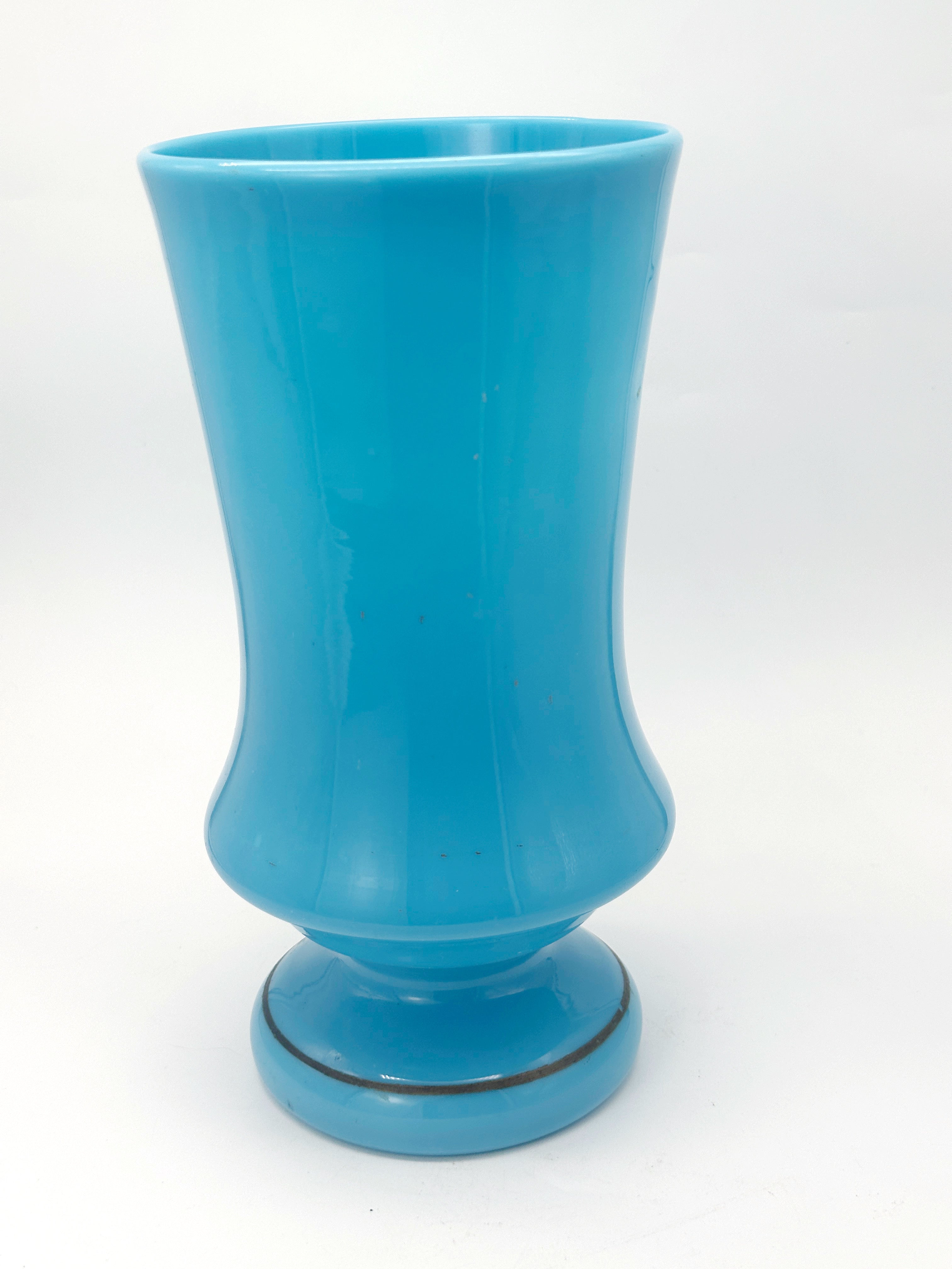 Antike Vase aus türkisem Opalglas aus Frankreich, 19. Jahrhundert
