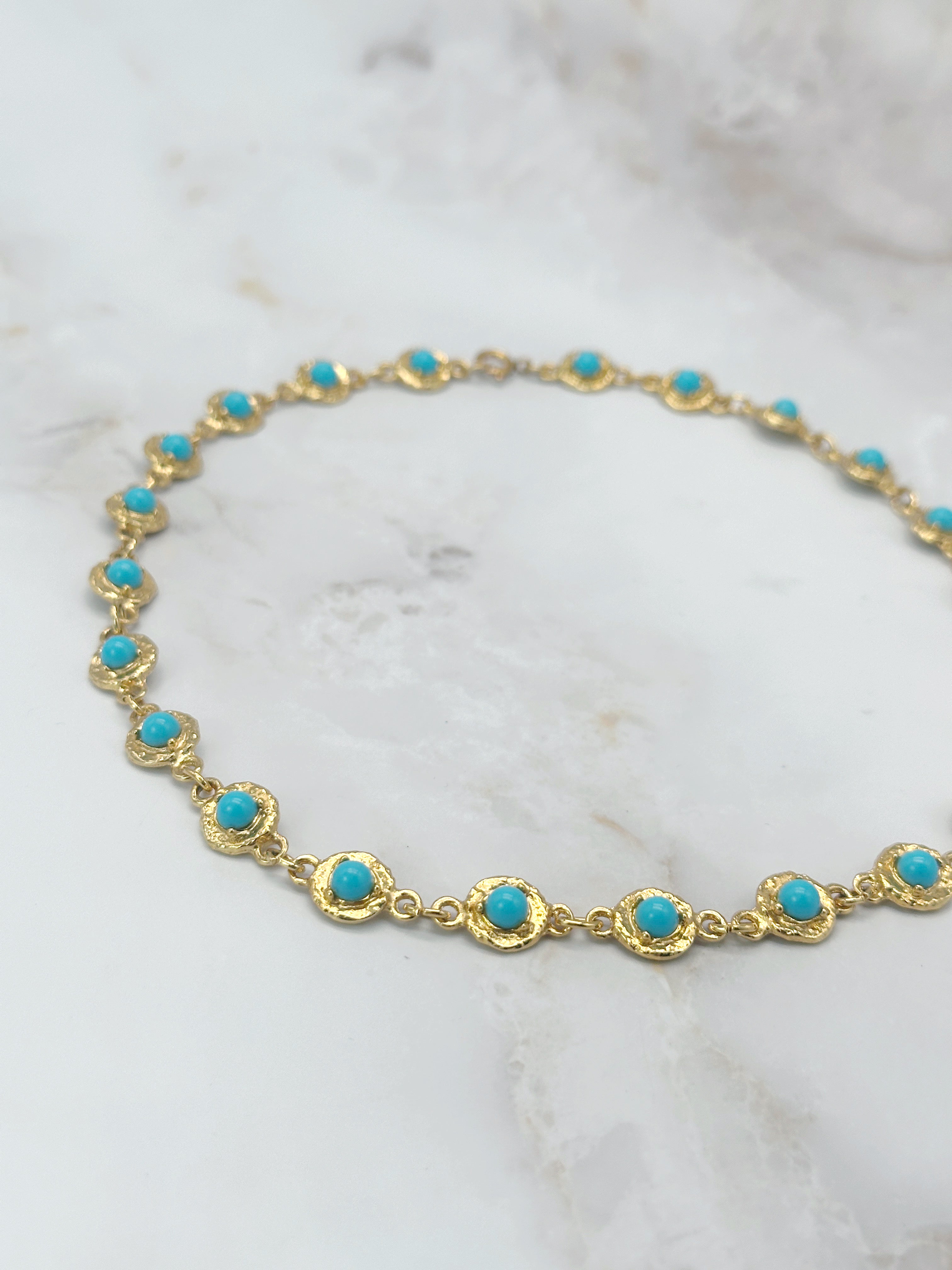 Elegante Vintage Halskette mit türkisblauen Glassteinen