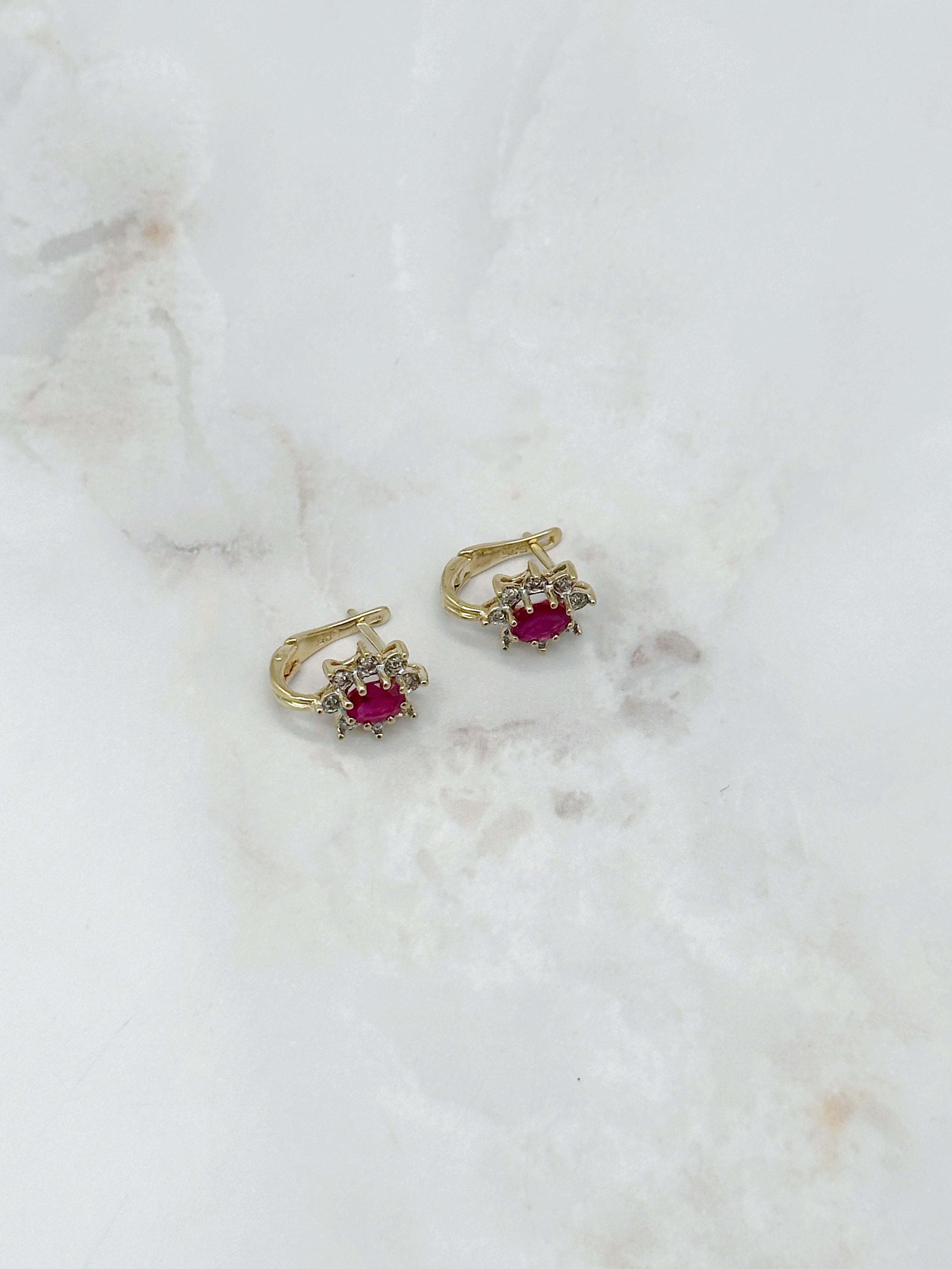 Ohrgehänge mit synthetischem Spinell und Diamanten in 585 Gelbgold