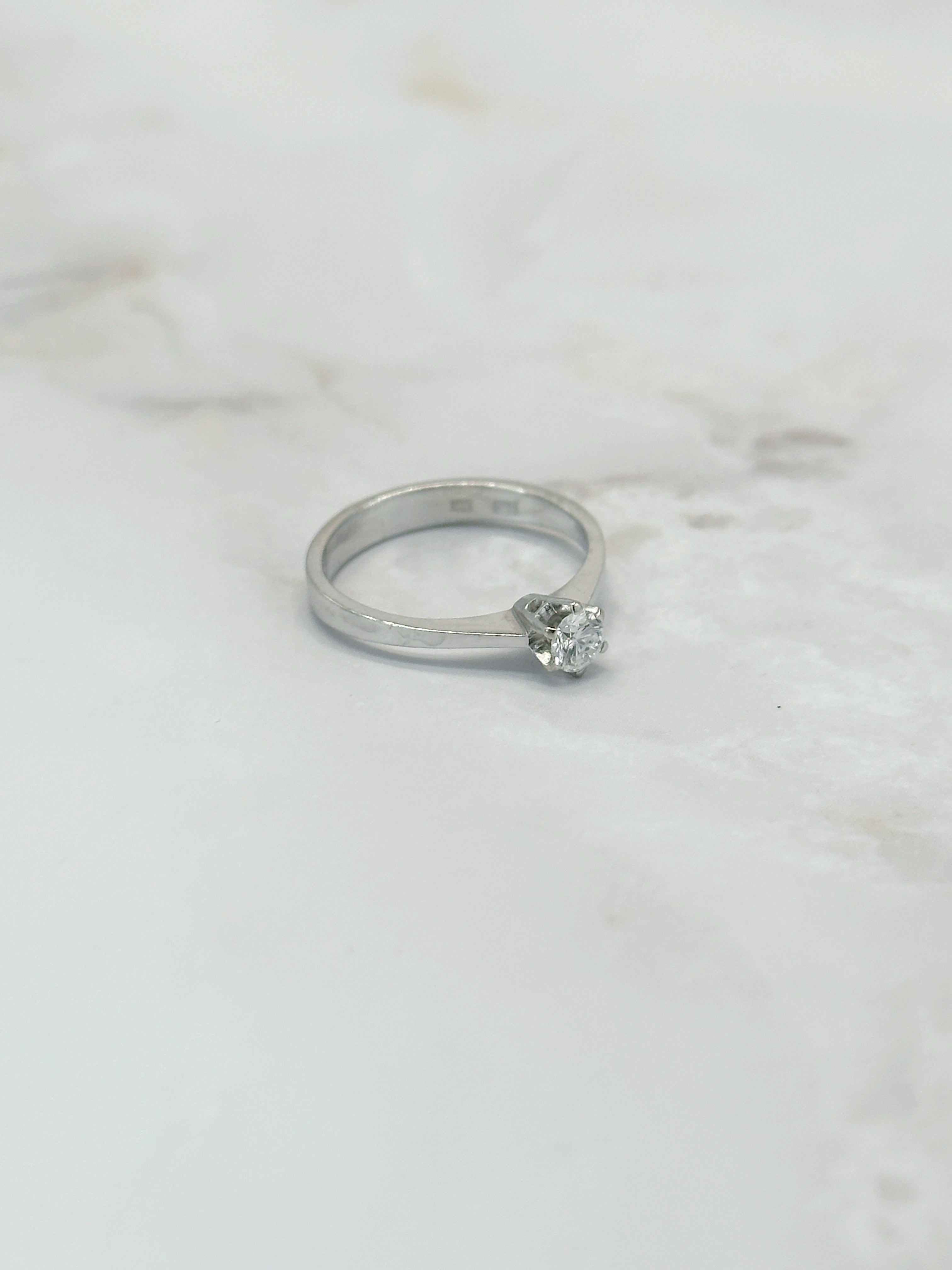 Klassischer Solitär Verlobungsring Brillant 585 Weißgold