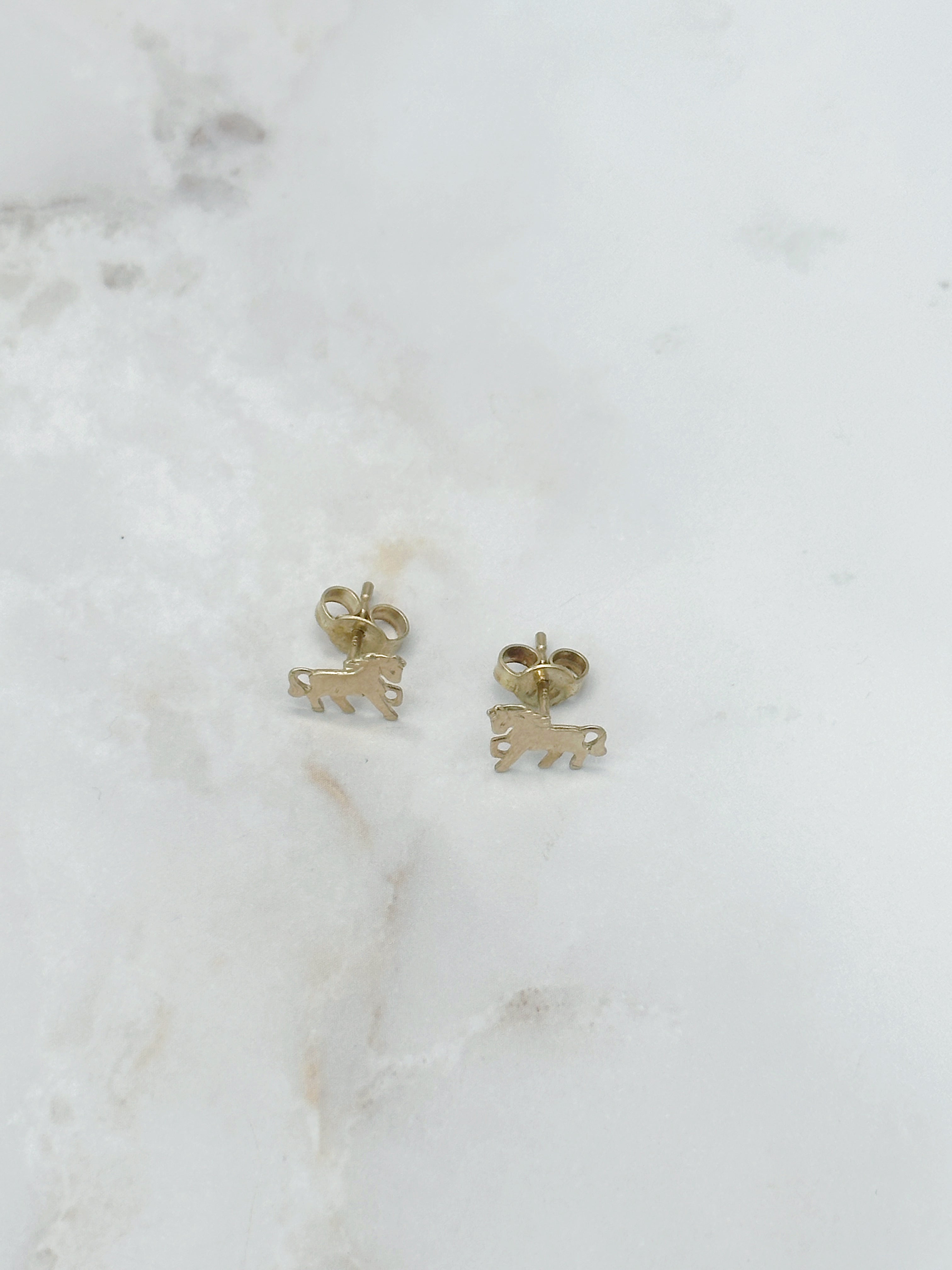 Ohrstecker mit Pferdemotiv in 585 Gelbgold
