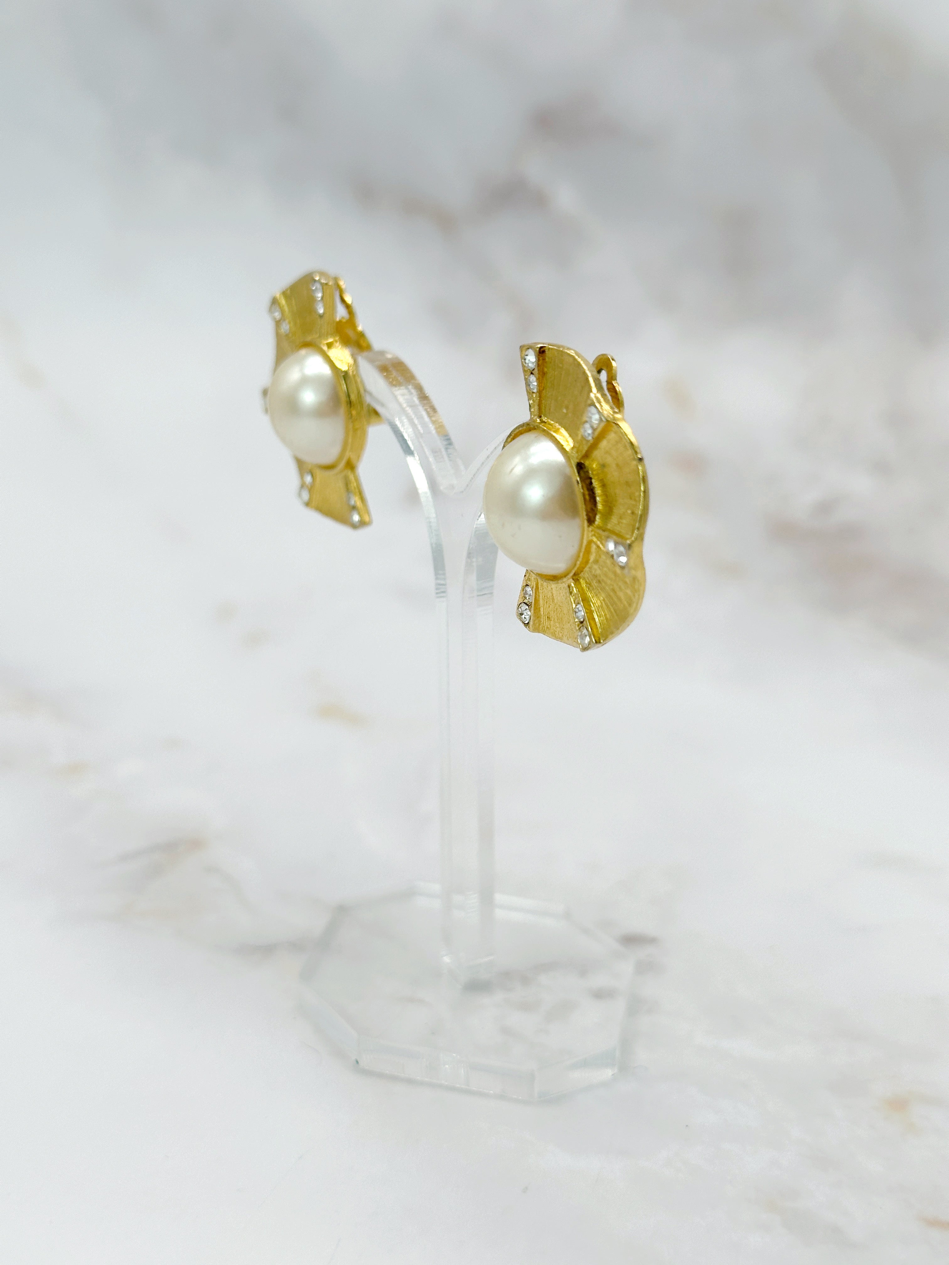 Fächerartige Vintage Ohrclips mit Strass & Kunstperlen