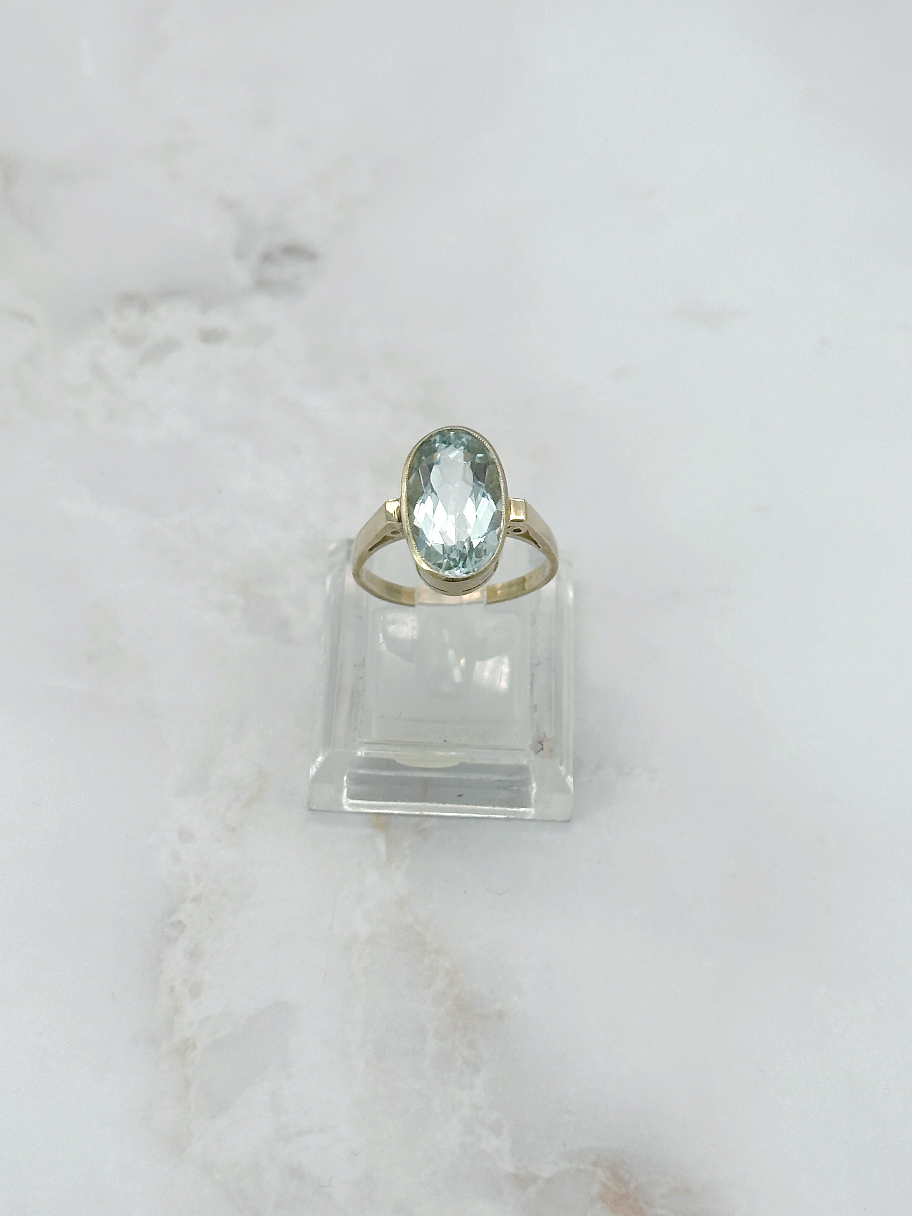 Vintage Ring in 585 Gelbgold mit ovalem Aquamarin