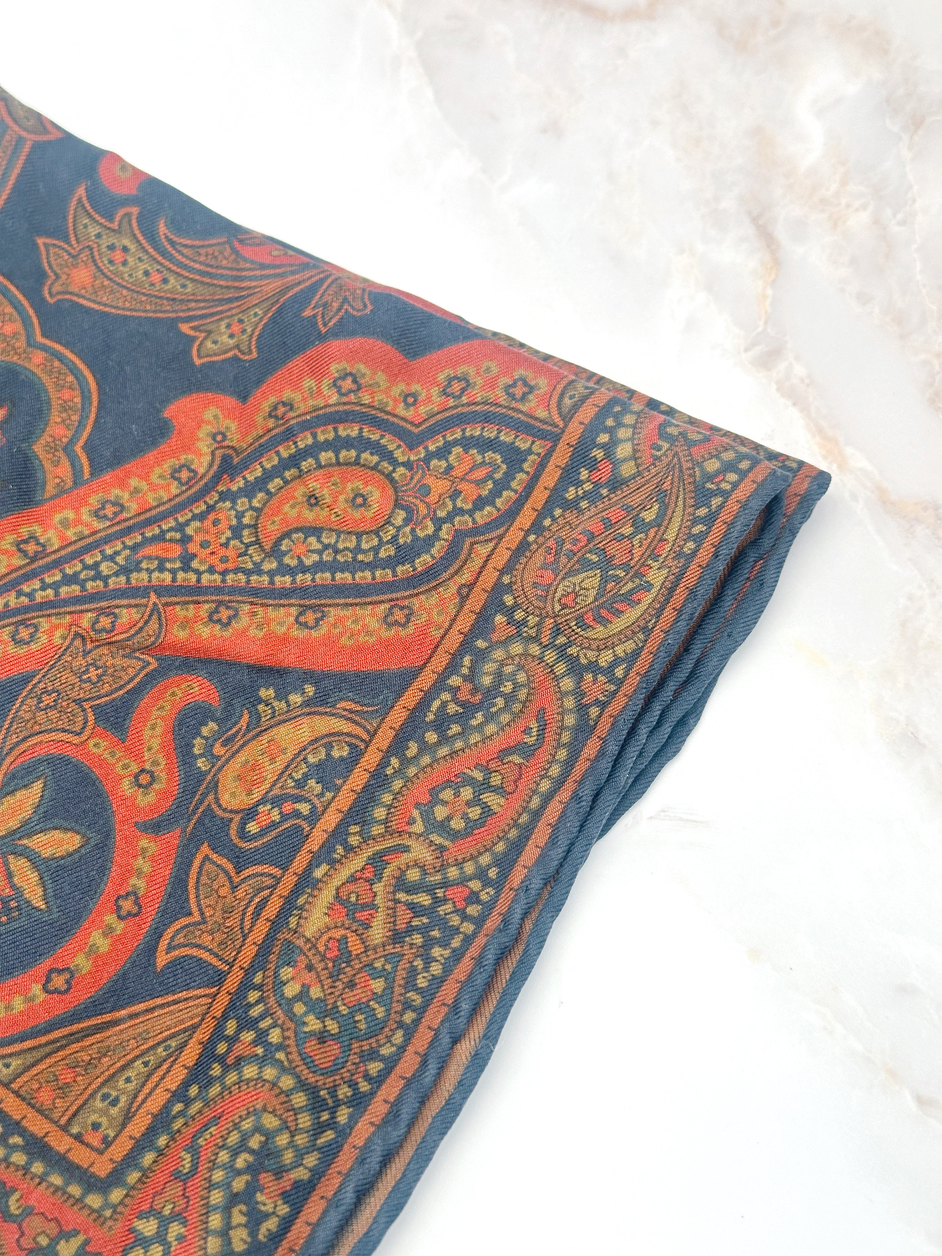Einstecktuch aus Seide mit Paisley-Muster in warmen Erdtönen