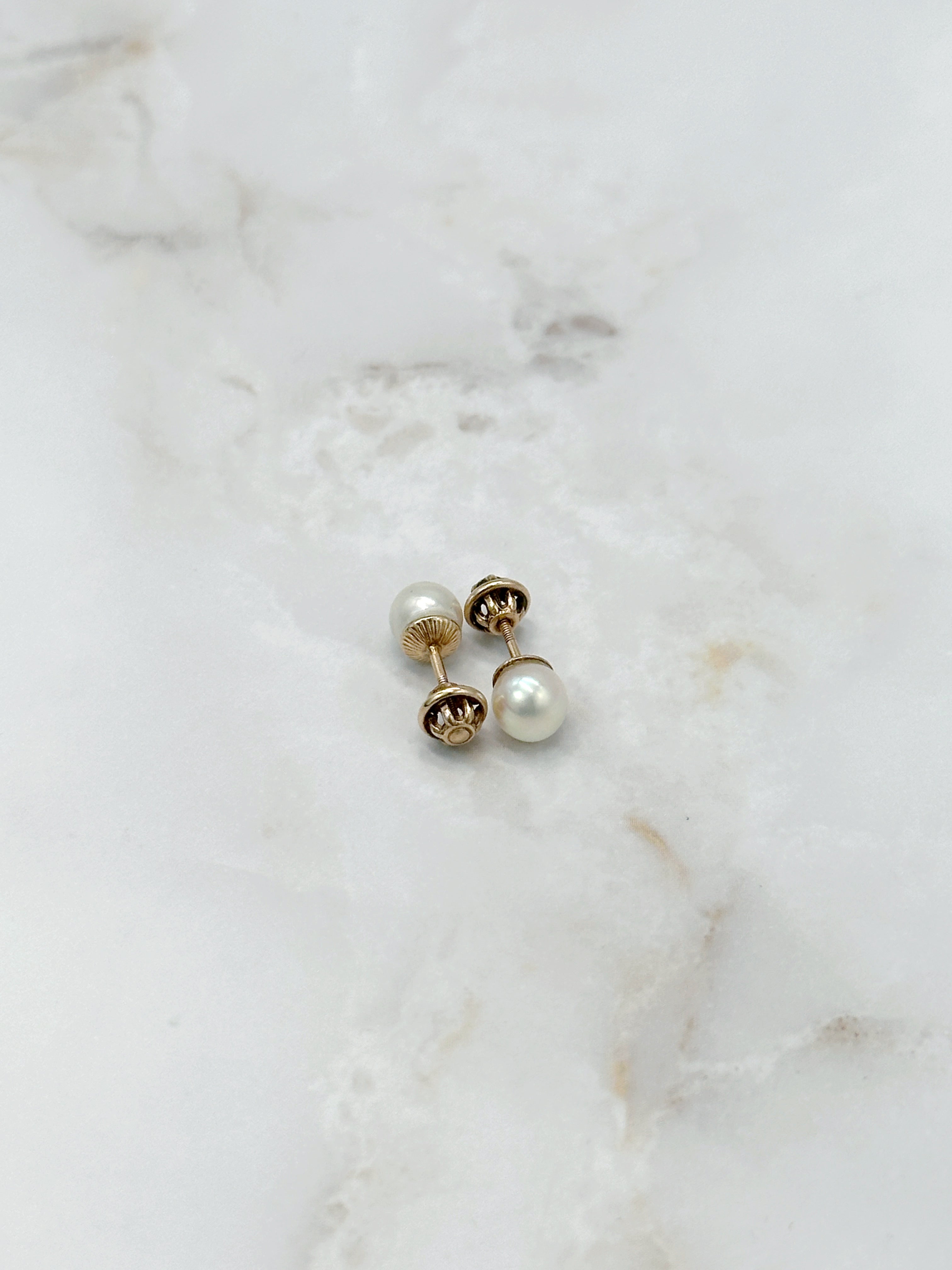 Klassische Perlenohrstecker Gold mit Zuchtperle