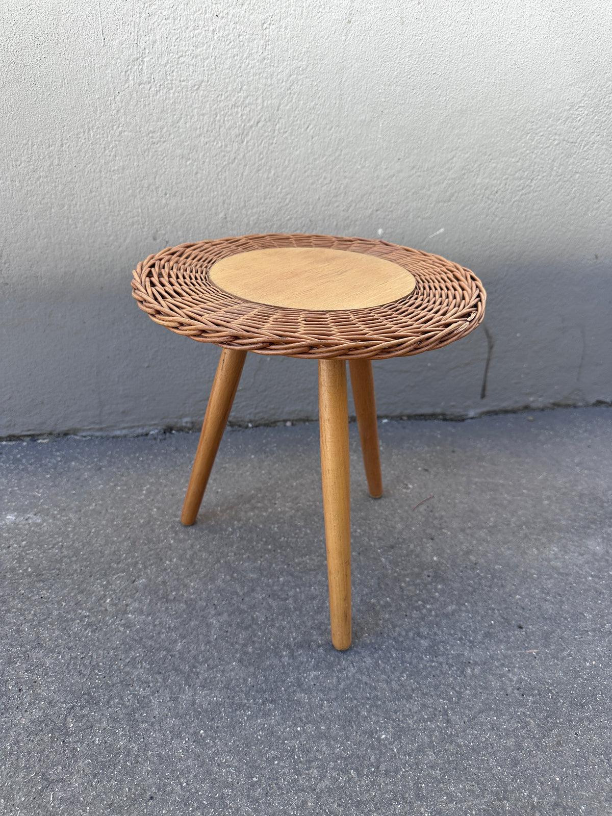 Vintage Hocker / Beistelltisch von Jan Kalous für ÚĽUV um 1970
