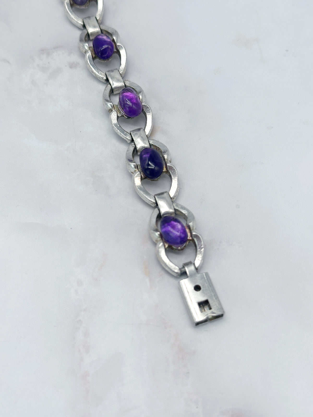 Vintage Armband mit Amethyst und silberfarbenen Gliedern