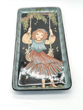 Vintage Servierplatte mit Mädchenmotiv Rheinfelder Handarbeit um 1950