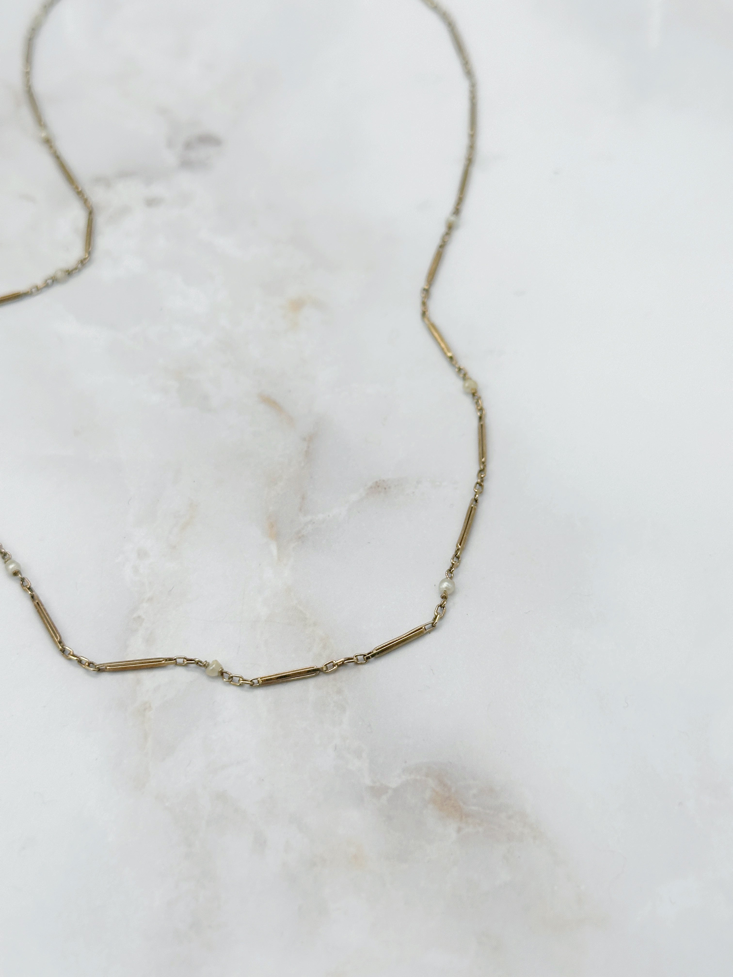 Feine Halskette in 585 Gelbgold mit Saatperlchen