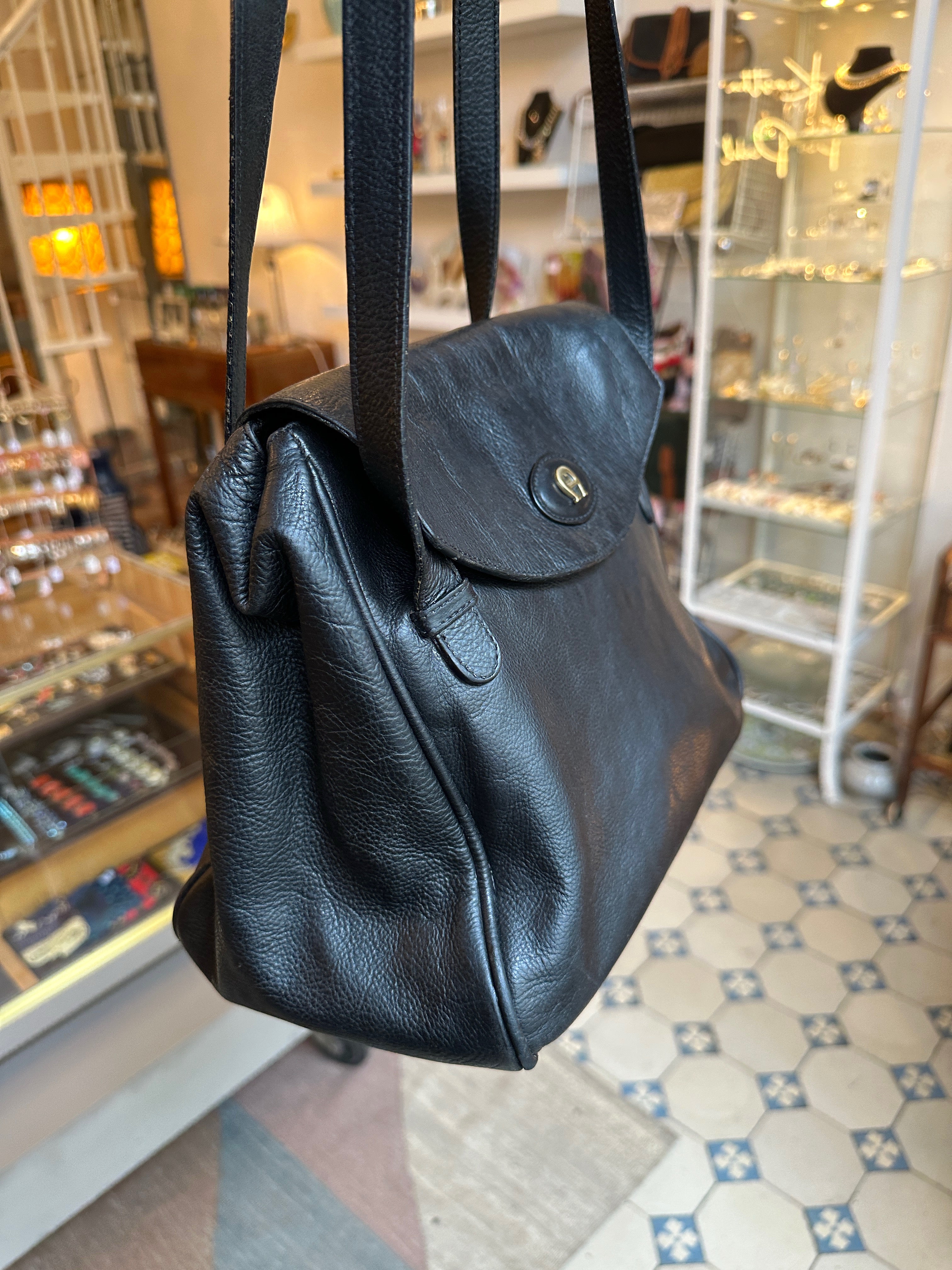 Vintage handbag by Etienne Aigner in black
