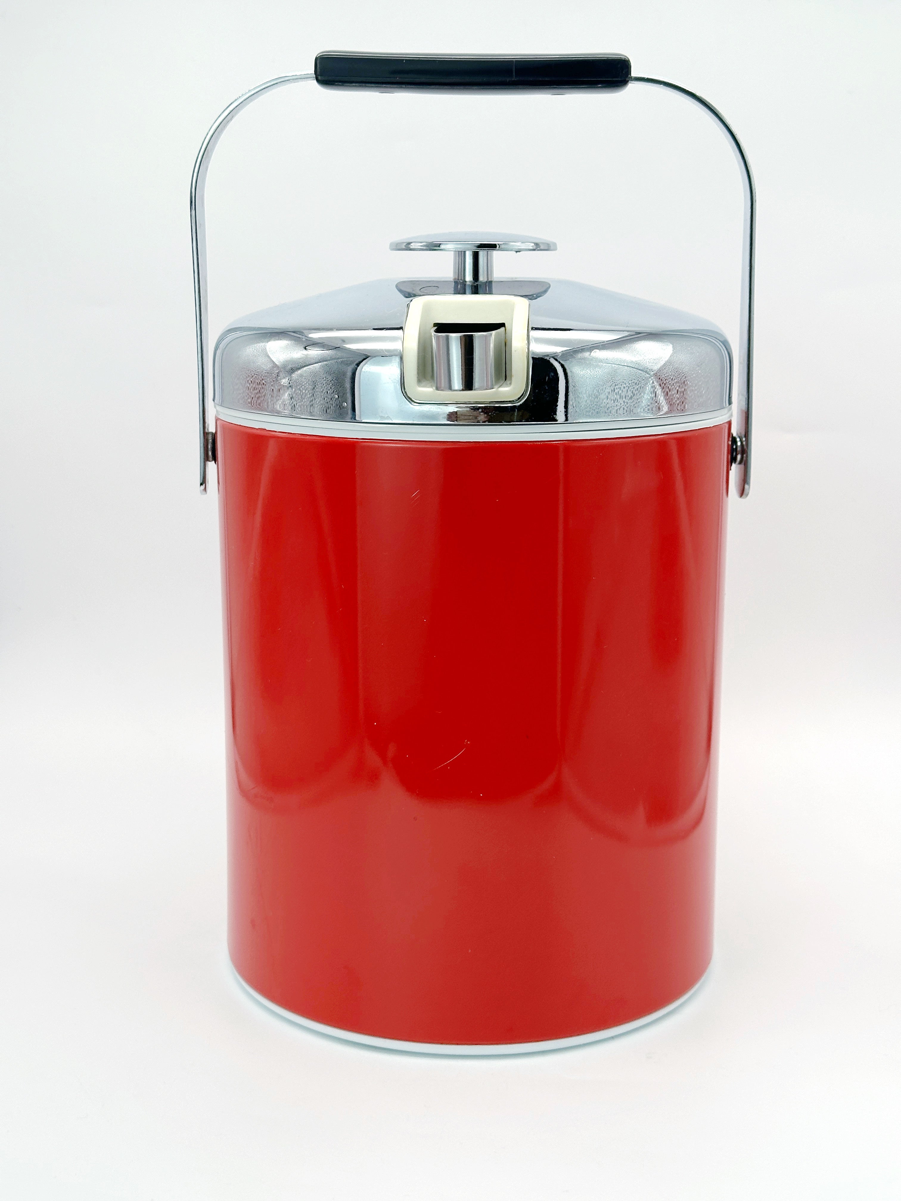 Retro Eiskübel im 70er Jahre Space Age Design