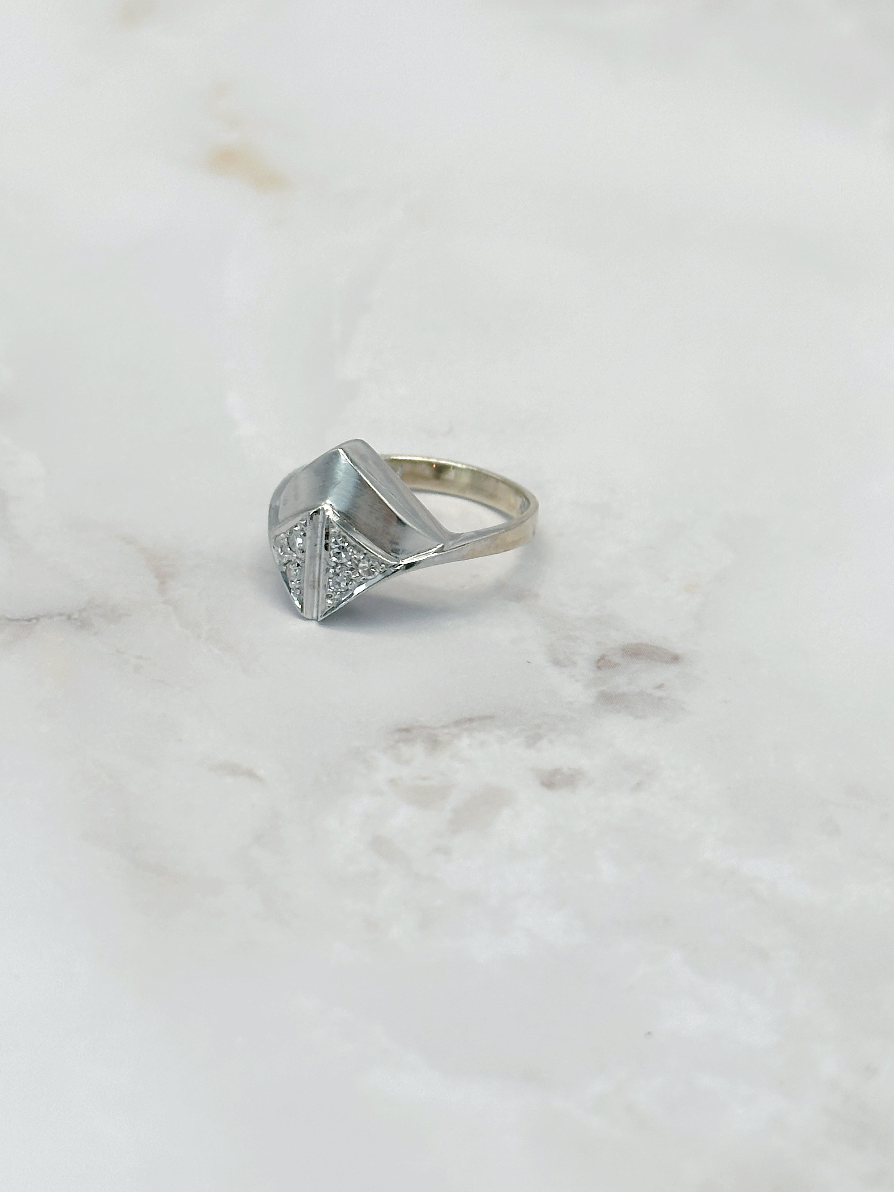 Extravaganter Bicolor Design-Ring mit Diamanten