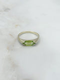 Vintage Ring in 585 Gelbgold mit quer liegendem Peridot