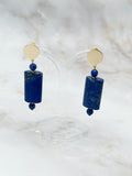 Ohrgehänge mit Lapislazuli in eckiger Form