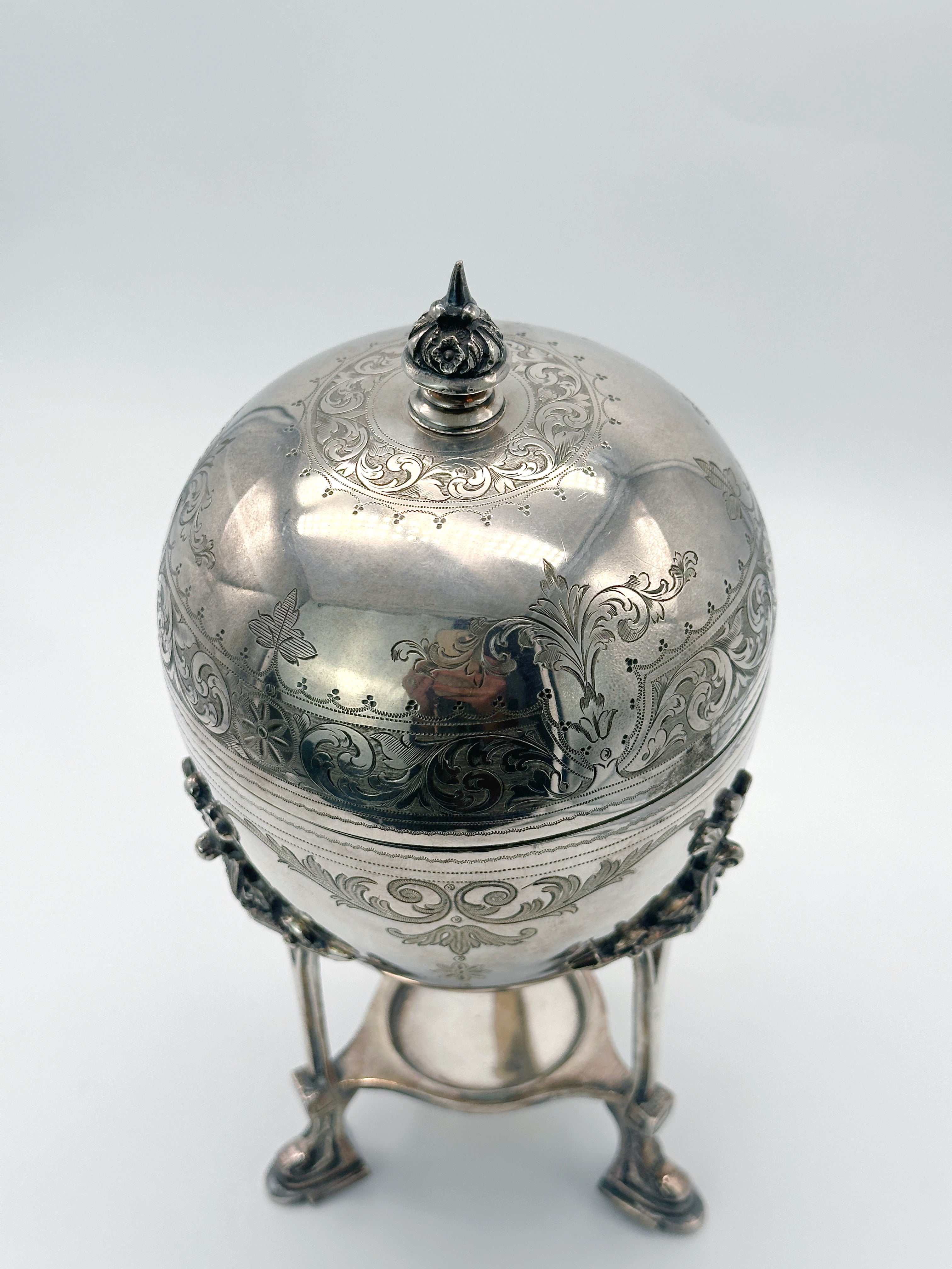 Charmanter Antiker Eierwärmer – Versilbert, um 1920