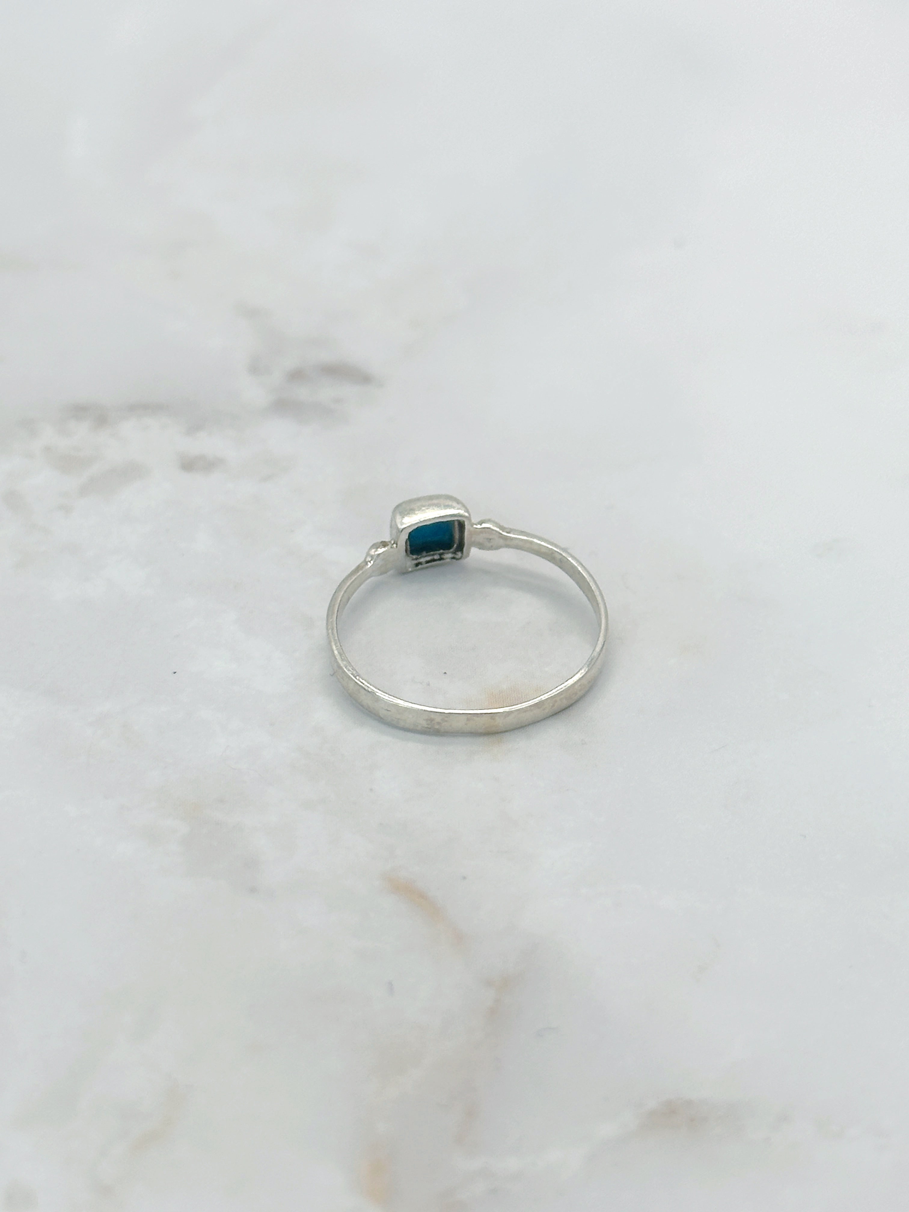 Zarter Vintage Silberring mit türkisem Glasstein
