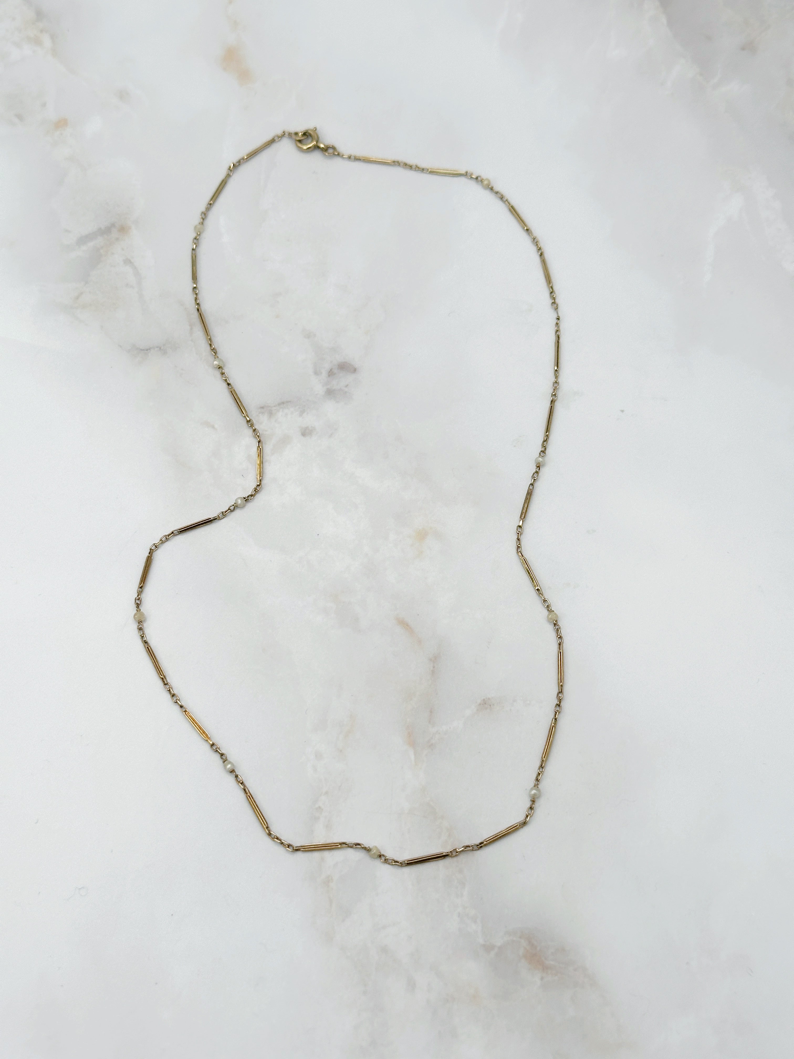 Feine Halskette in 585 Gelbgold mit Saatperlchen