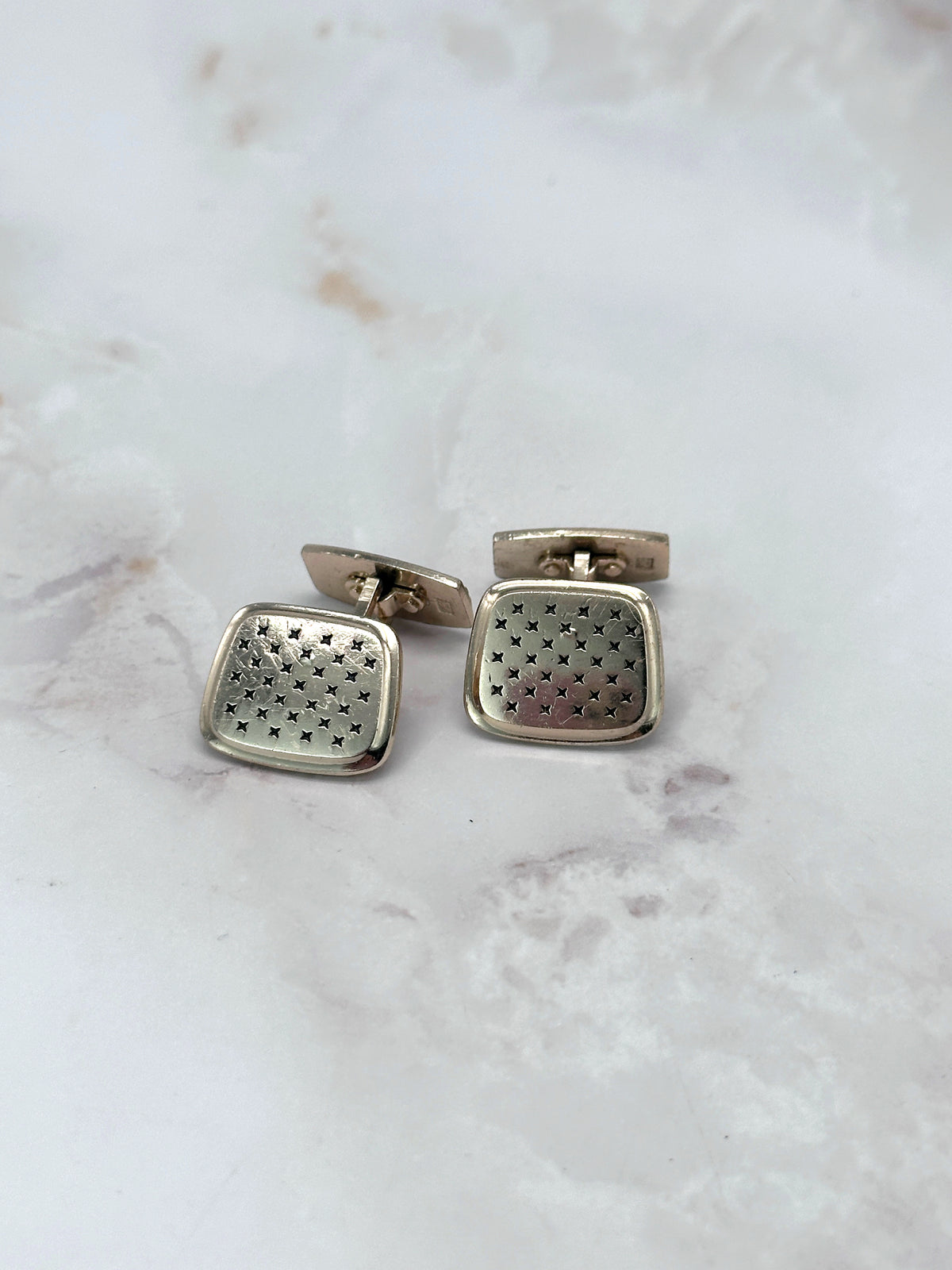 Vintage-Manschettenknöpfe aus Metall mit Sternchenmotiv